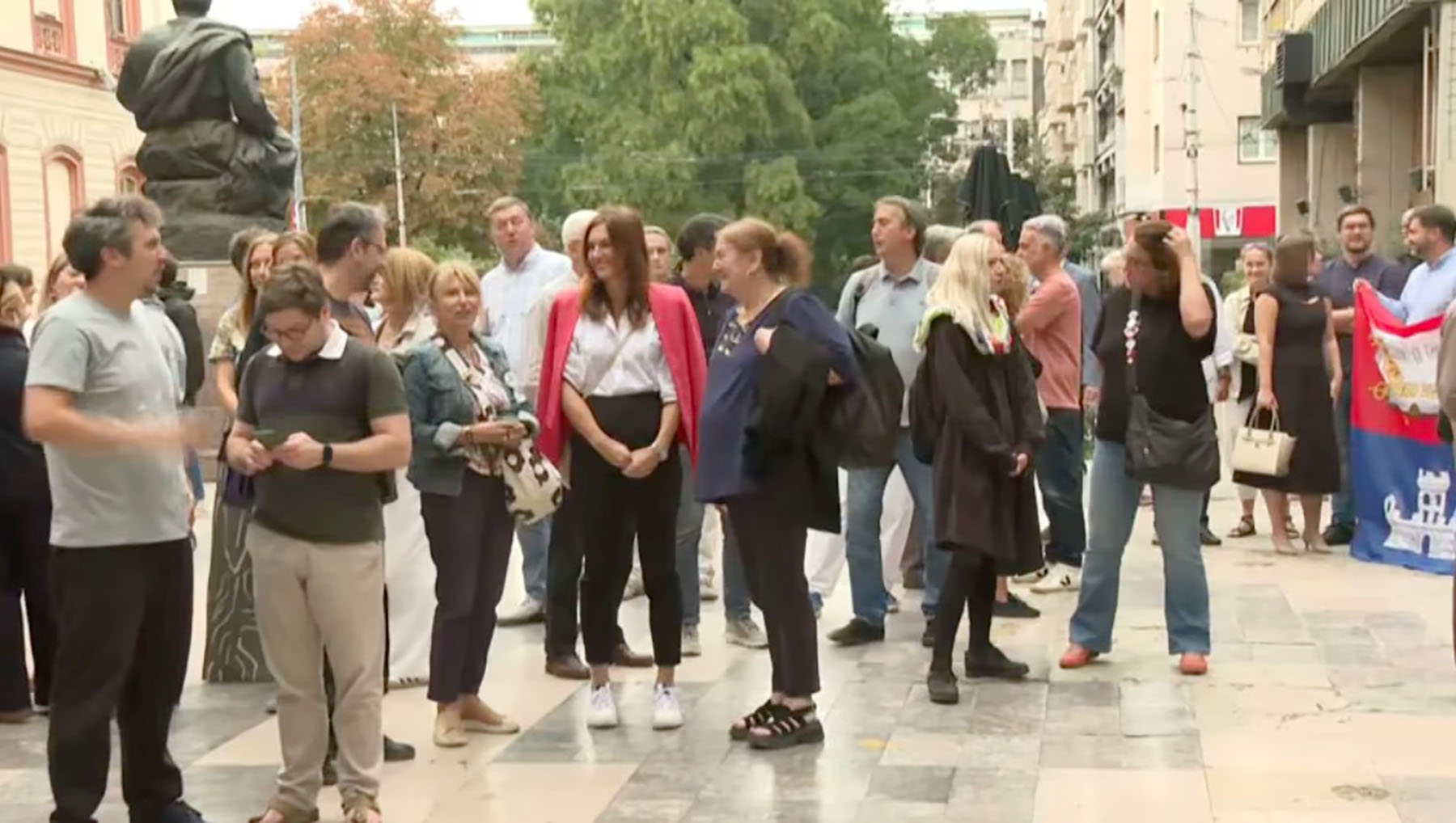 Skup podrške napadnutom dekanu Filozofskog u Beogradu i kolegama iz Niša koji ne primaju plate.jpg