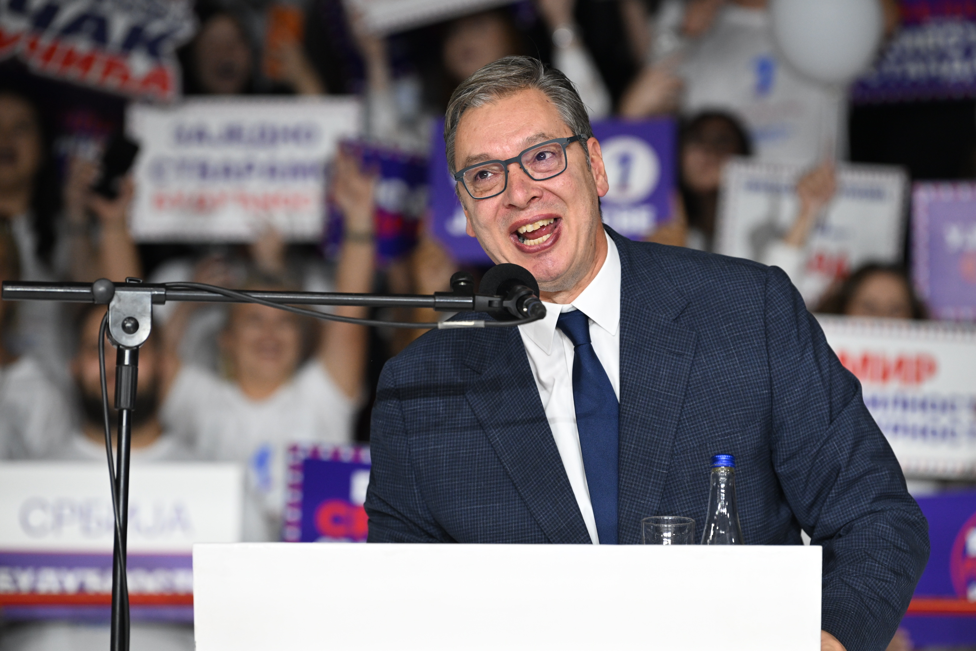 Čačak 19. oktobar 2026. Predizborni skup liste Ujedinjena Srbija Aleksandar Vučić SNS Srpska napredna stranka u Čačku, pristalice simpatizeri Foto Marko Ljutica