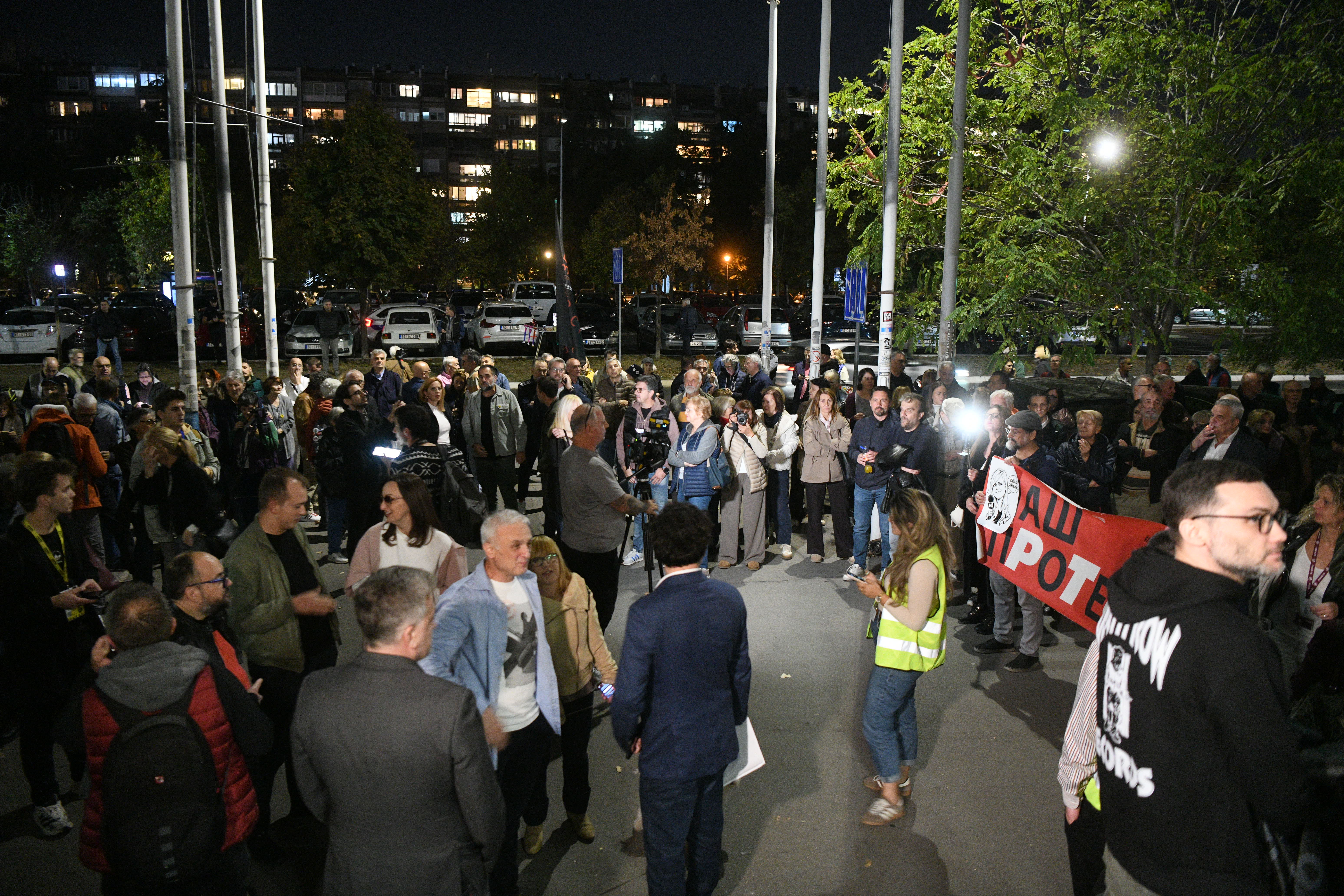 Beograd 20. oktobar 2026. Zajednički protest novinara i zaposlenih Nova.rs, novina Nova, TV Nova i N1, Radara, Danasa i Forbsa ispred redakcije portala Nova.rs Foto Filip Krainčanić Nova.rs