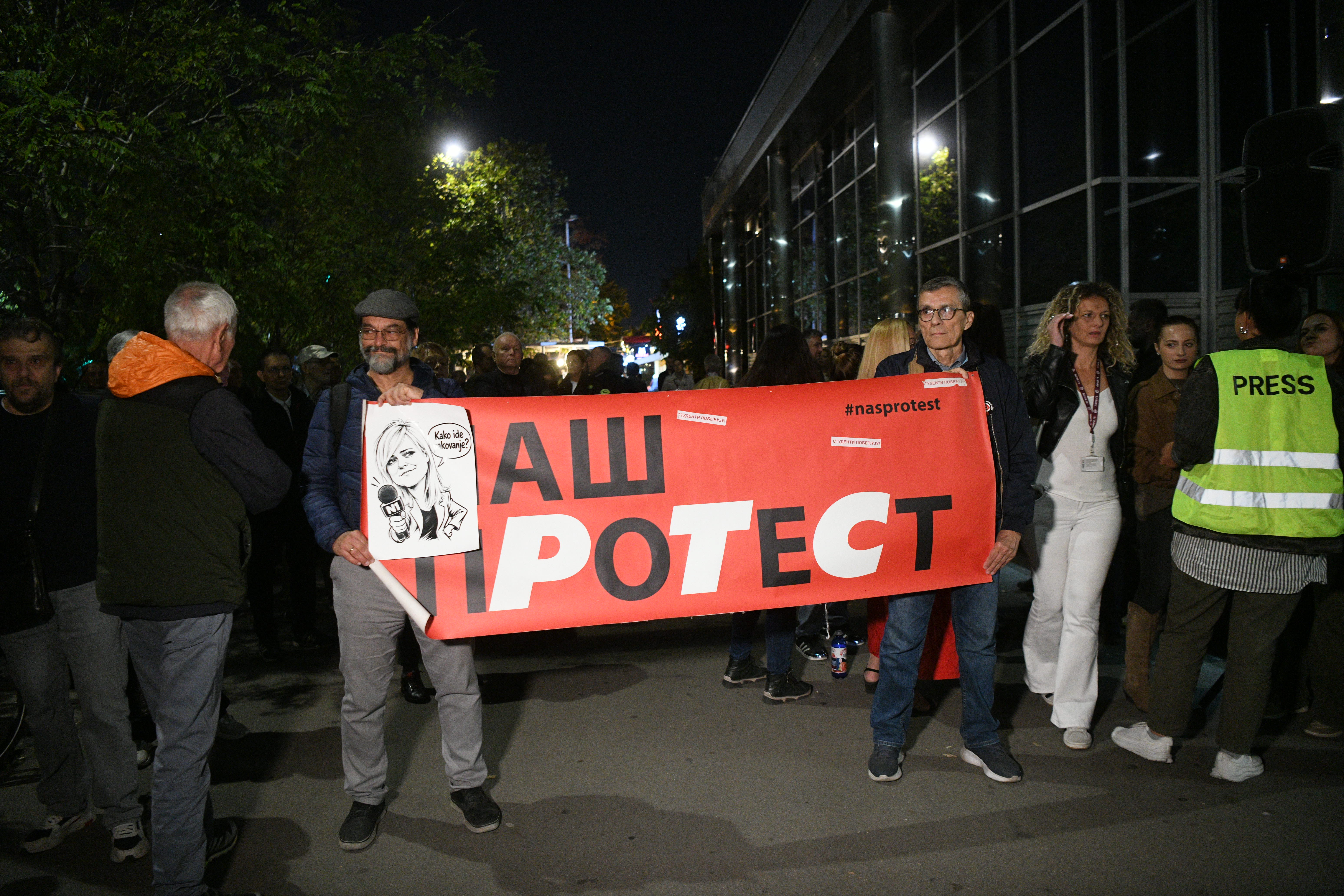 Beograd 20. oktobar 2026. Zajednički protest novinara i zaposlenih Nova.rs, novina Nova, TV Nova i N1, Radara, Danasa i Forbsa ispred redakcije portala Nova.rs Foto Filip Krainčanić Nova.rs