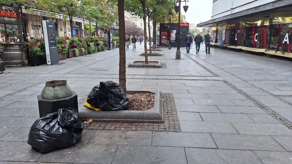 Beograd 09.10.2025. Knez Mihailova, Đubre, Smeće
