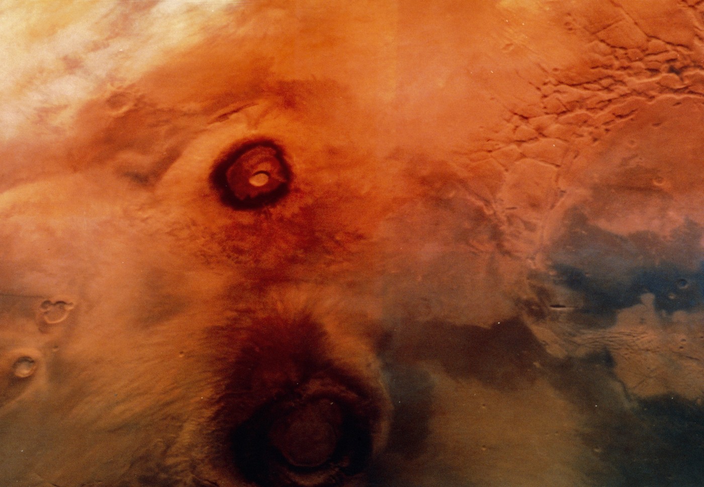 Viking image of Mars' Tharsis Ridge