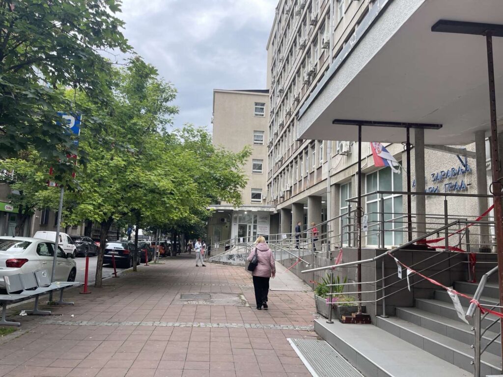 Dom zdravlja Stari grad, zatvoren ulaz