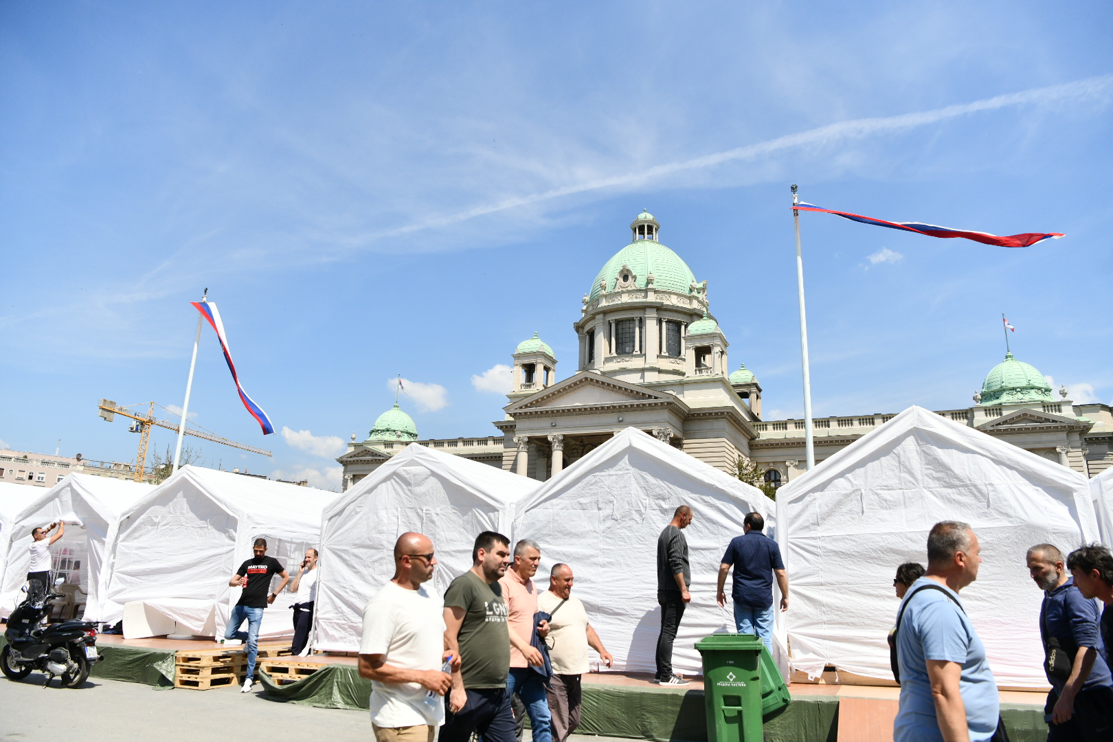 Beograd, 01.05.2025. Skupština Srbije, praznik rada ispred Ćacilenda i Skupštine, prvomajski vašar Foto: Vesna Lalić/Nova.rs