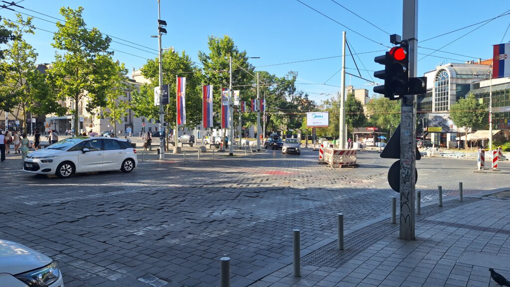 Trg Republike, kocke, raskopana ulica