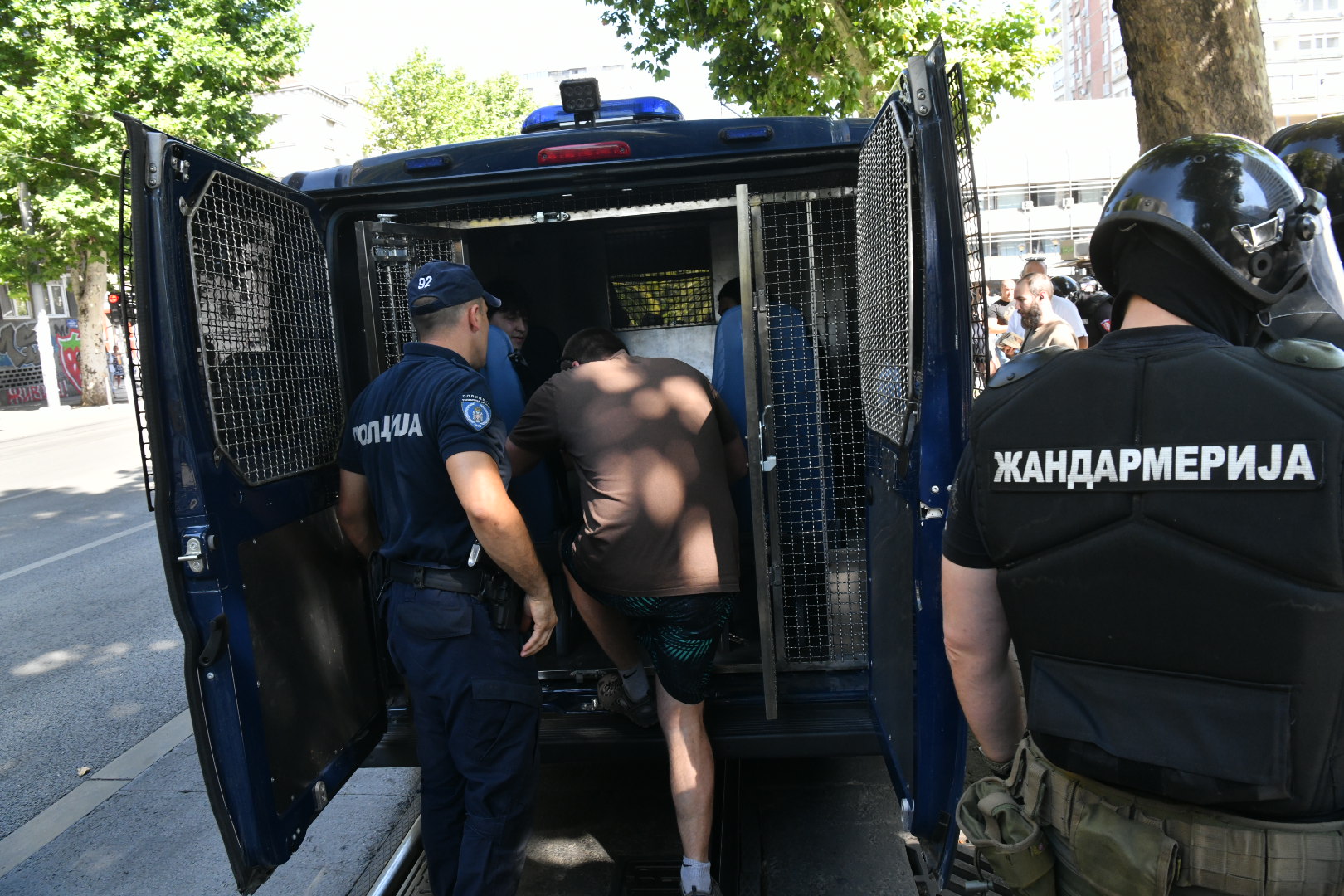 privođenje kod Inexa  Foto:Vladislav Mitić/Nova.rs