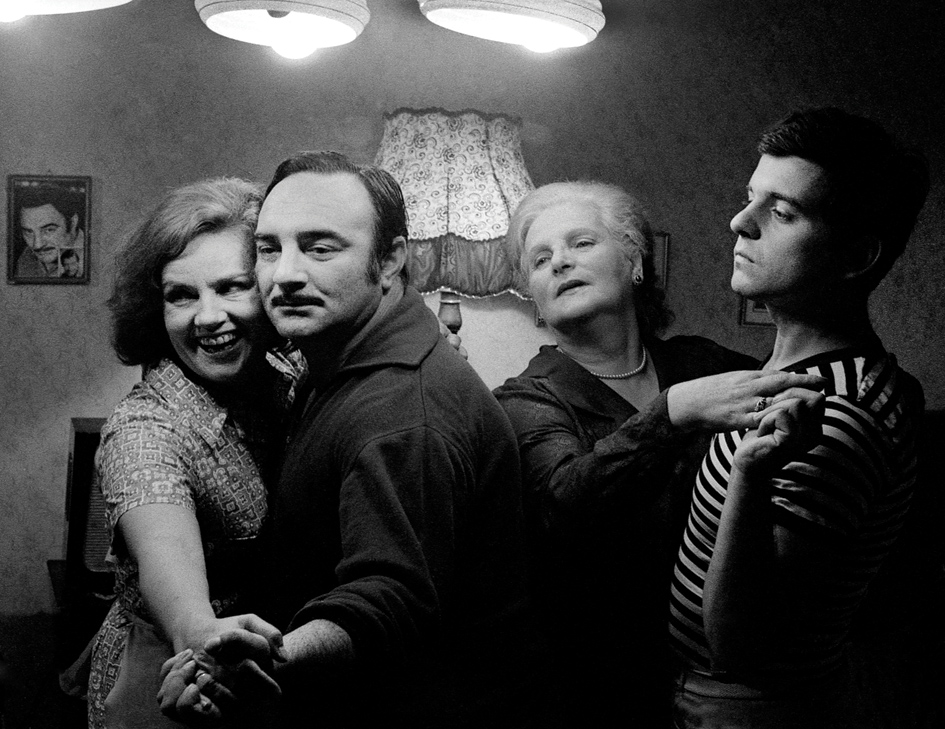 Serija Grlom u jagode reditelja Srdjana Karanovica, 40 godina od snimanja i emitovanja serije, Olivera Markovic, Danilo Bata Stojikovic, Rahela Ferari, Branko Cvejic FOTO  iz Programskog arhiva RTS