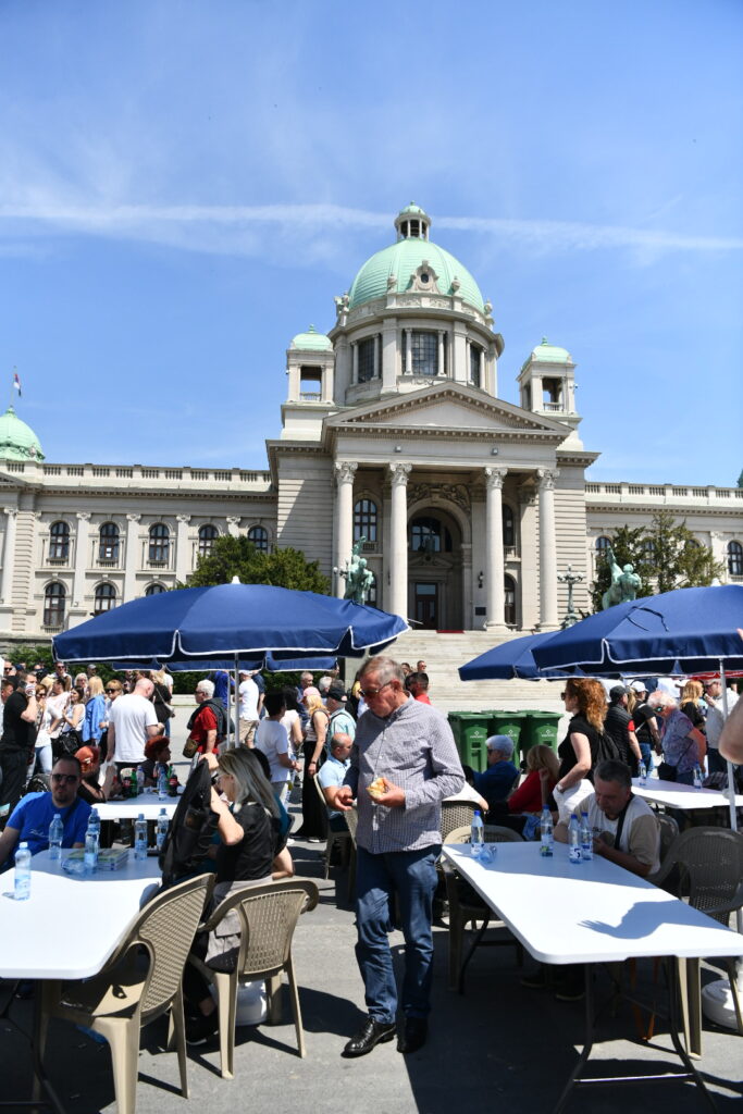 Beograd, 01.05.2025. Skupština Srbije, praznik rada ispred Ćacilenda i Skupštine, prvomajski vašar Foto: Vesna Lalić/Nova.rs