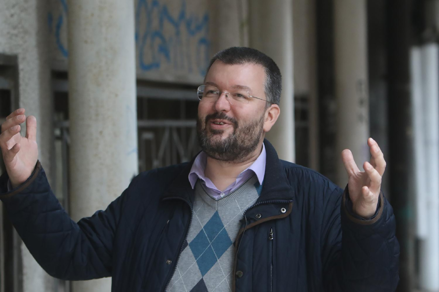 Mesto: BEOGRAD
Datum: Sun Apr 25 12:25:10 CEST 2021
Dogadjaj: KVAKA 23 - izjava FoNetu istoričara Čedomira Antića, u okviru serijala Kvaka 23.
Fotoreporter: Zoran Mrdja
Ličnosti: Čedomir Antić
Izvor: FoNet