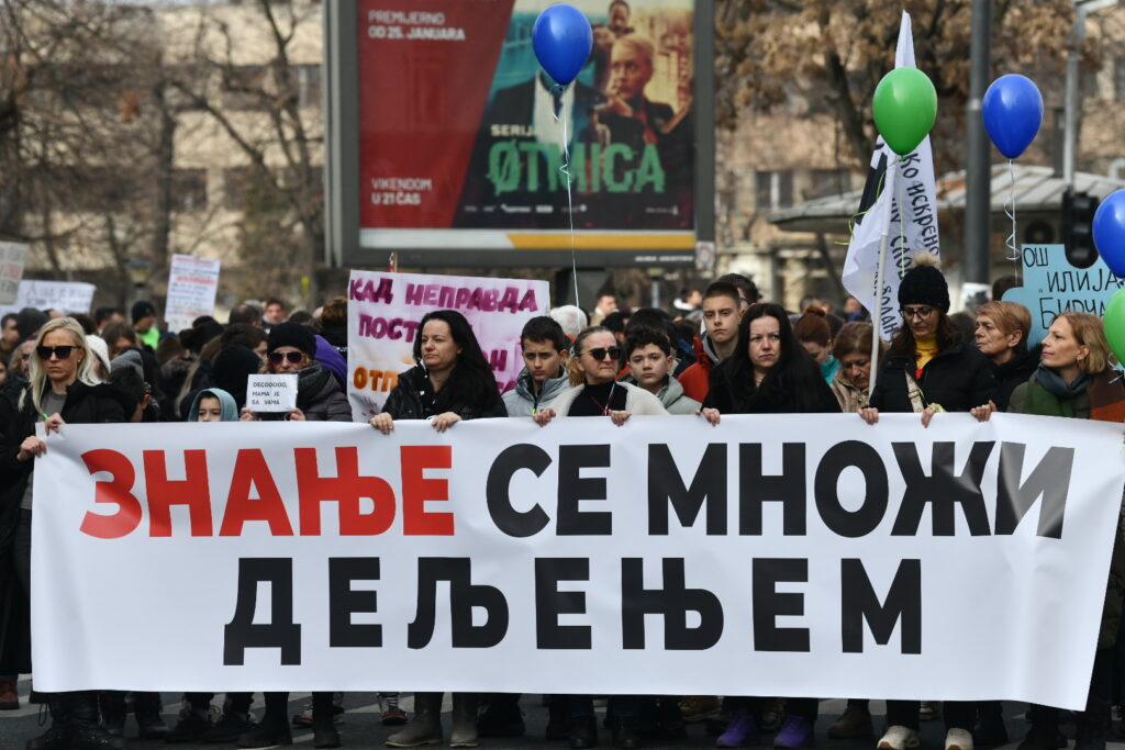 Beograd, Zemun 13.02.2025. Skup podrške roditelja osnovnih i srednjih škola prosvetnim radnicima, blokada, protest