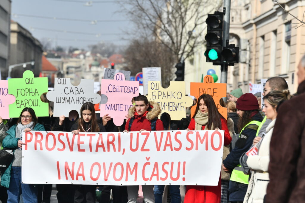 Beograd, Zemun 13.02.2025. Skup podrške roditelja osnovnih i srednjih škola prosvetnim radnicima, blokada, protest