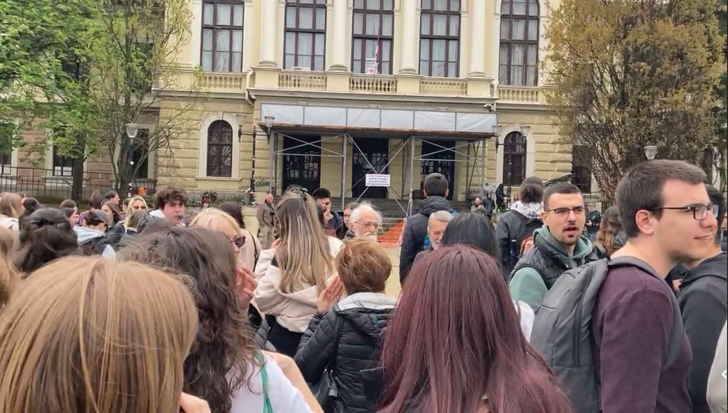 Gimnazija_policija_06_Miki_Jevtovic_b