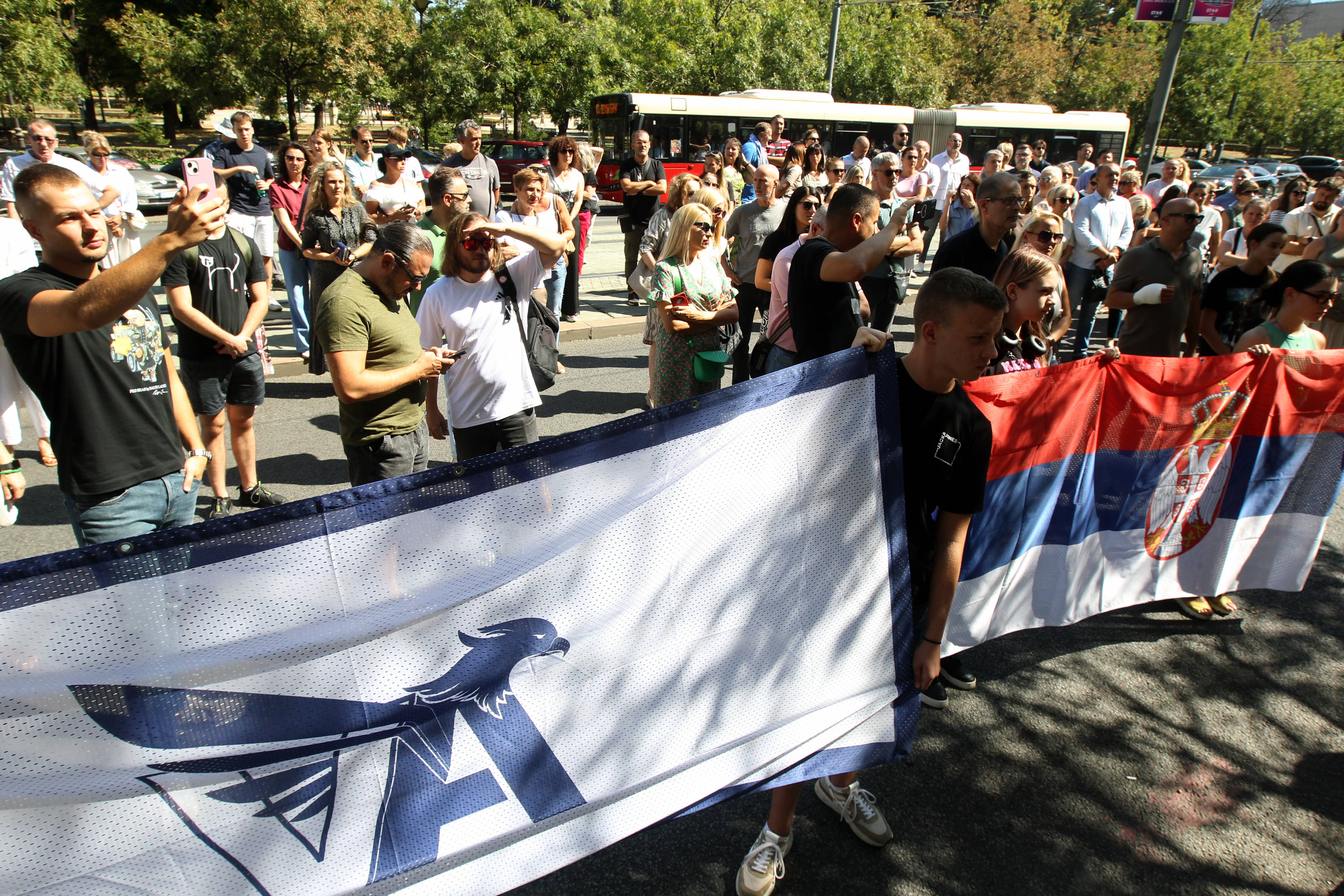 Beograd, 5.09.2022. - Konferencija za novinare zaposlenih u Vazduhoplovnoj akademiji povodom strajka u toj obrazovnoj ustanovi odrzana je danas ispred Ministarstva prosvete. (BETAPHOTO/MILAN OBRADOVIC)
