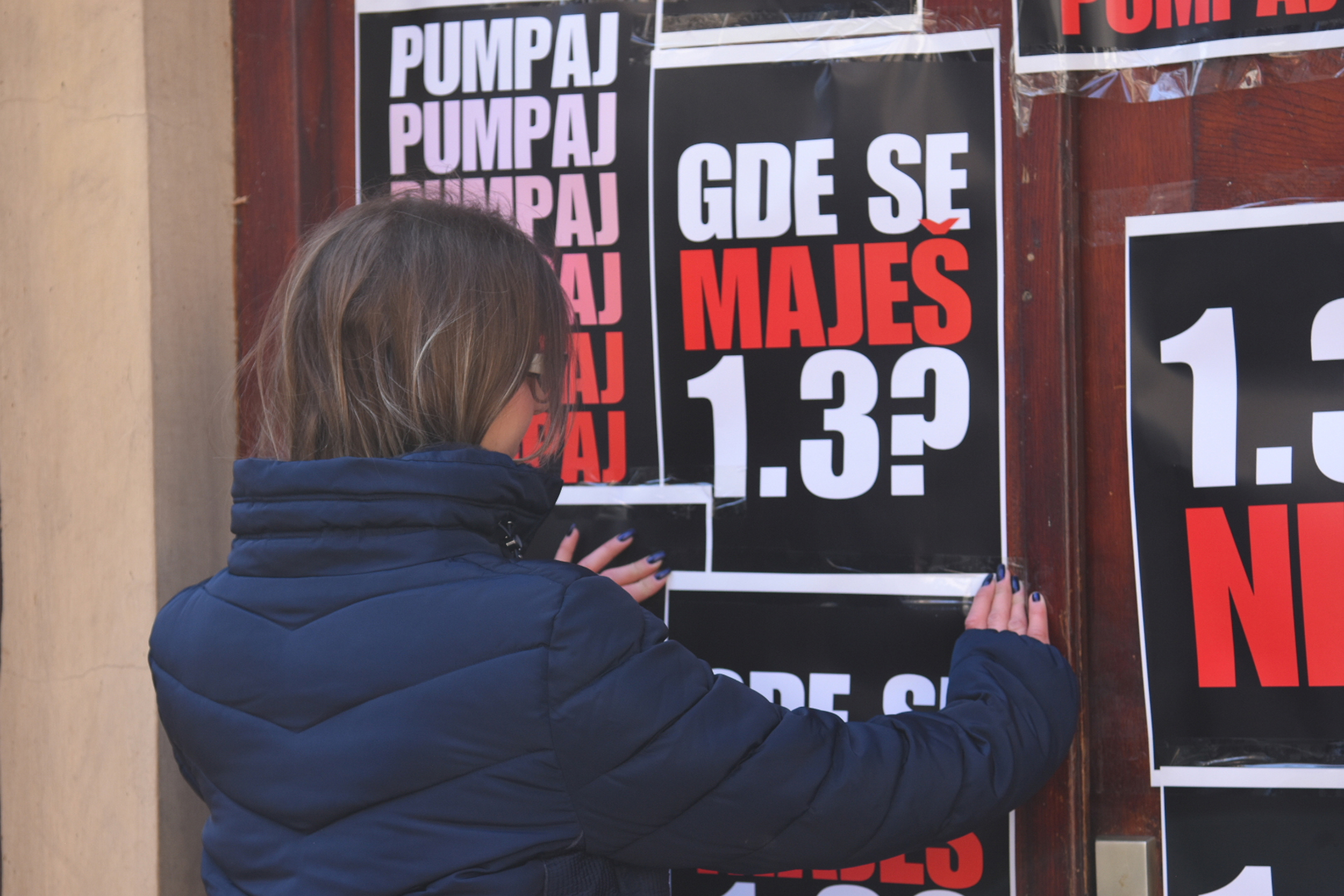 An informal group of students from the University of Nis organized a protest in front of the court, and a certain group of students was allowed to come to the RTS building and paste posters on the building with the slogan "Pumpaj" and a call for a protest
