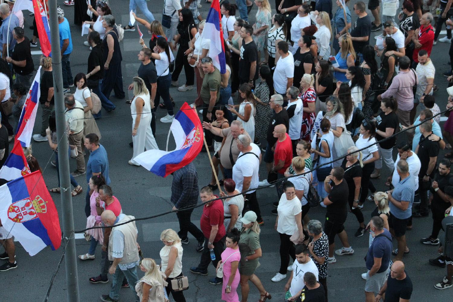 Mesto: Leskovac
Datum: Thu Aug 21 00:31:17 CEST 2025
Dogadjaj: DRUŠTVO/POLITIKA/OPŠTINE - Protestna šetnja pristalica Srpske napredne stranke (SNS) u Leskovcu pod parolom "Građani Leskovca protiv blokada"
Fotoreporter: Ljiljana Stojanović
Izvor: FoNet