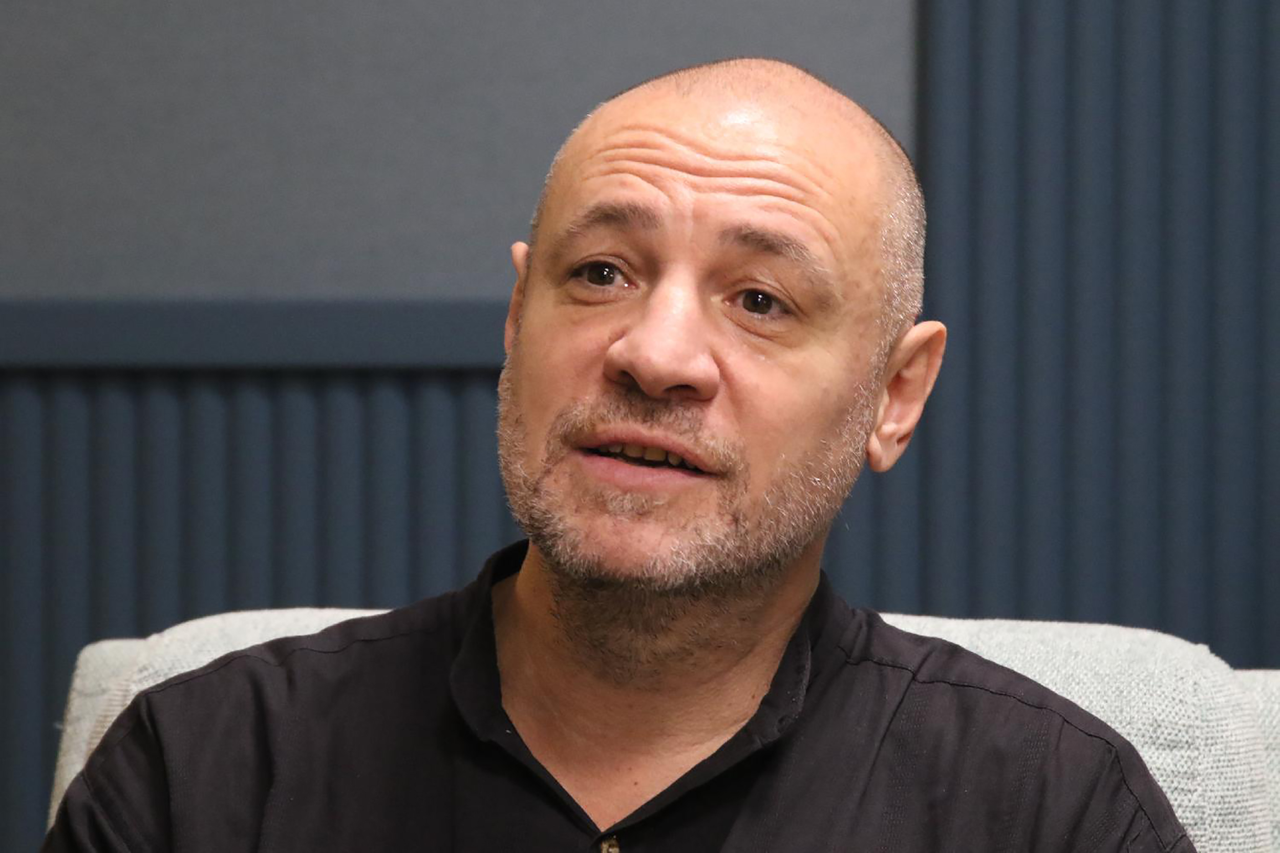 Mesto: Beograd
Datum: Tue Nov 19 13:38:53 CET 2024
Dogadjaj: KIOSK - Izjava FONET-u novinara nedeljnika Radar Vuka Cvijića u okviru serijala razgovora Kiosk o medijskoj sceni u Srbiji
Fotoreporter: Zoran Mrđa
Ličnosti: Vuk Cvijić
Izvor: FoNet