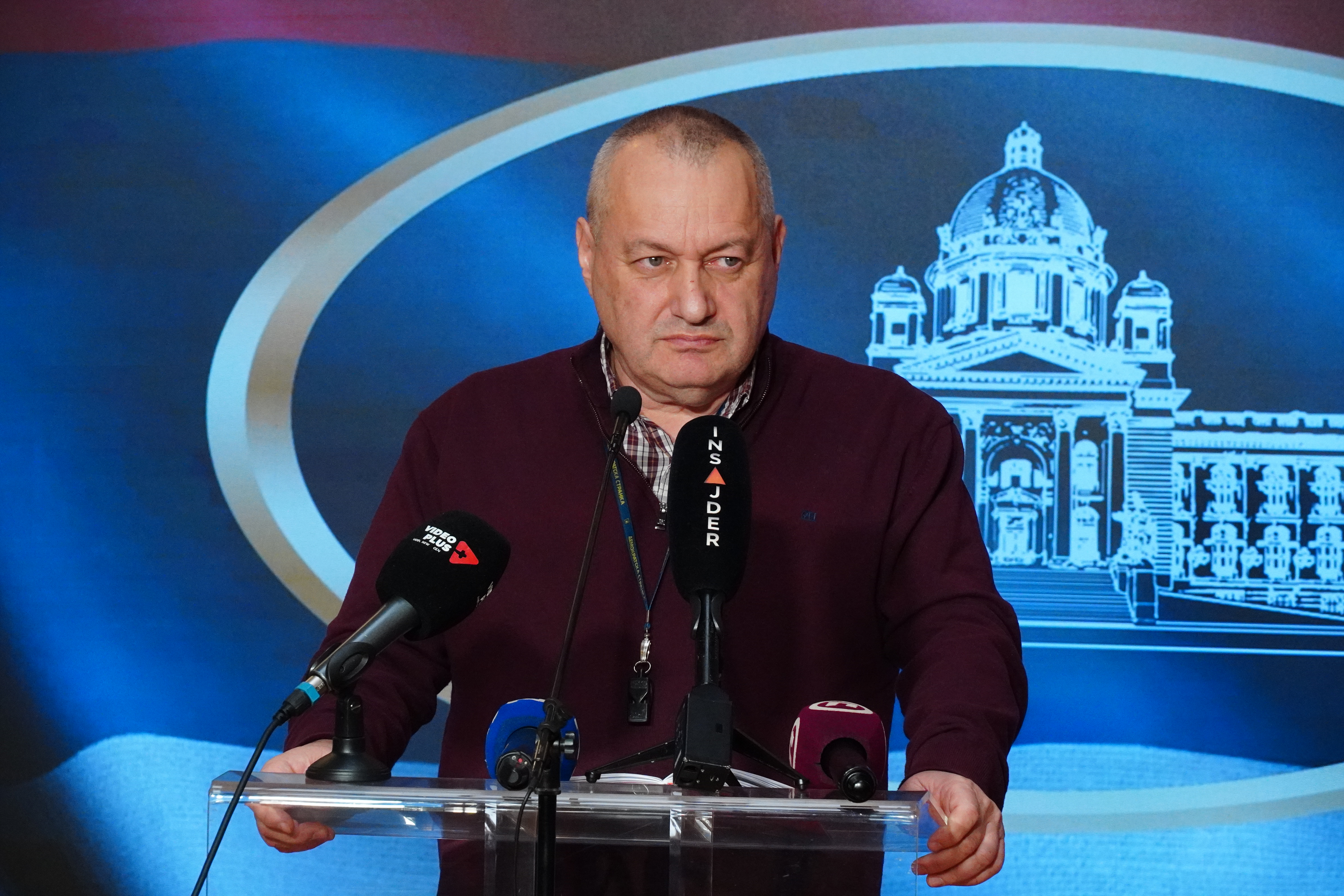 The press conference of Srdjan Milivojevic (Democratic Party) was held in the hall of the National Assembly.Konferencija za medje Srdjana Milivojevica (Demokratska stranka) odrzana u holu Narodne Skupstine.