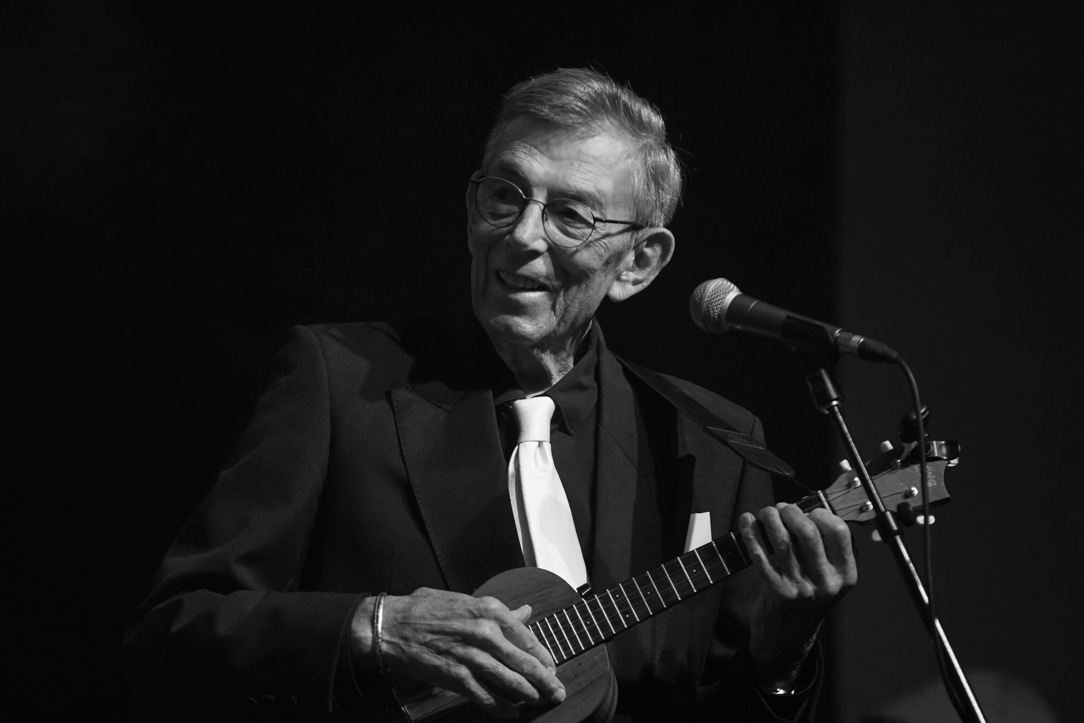 The legendary group Novi Fosili held a concert at Mts Dvorana.Legendarna grupa Novi Fosili odrzala je koncert u mts Dvorani.