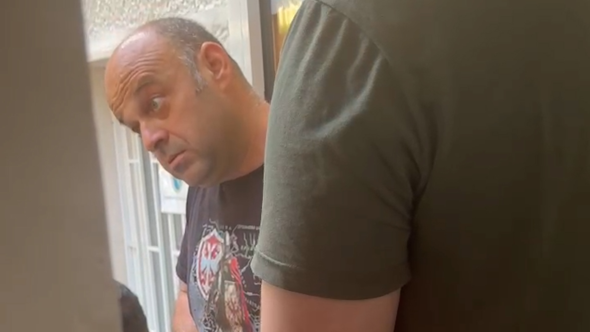 Profesor Medicinskog Lazar Stijak, viče na studente u blokadi u dekanatu