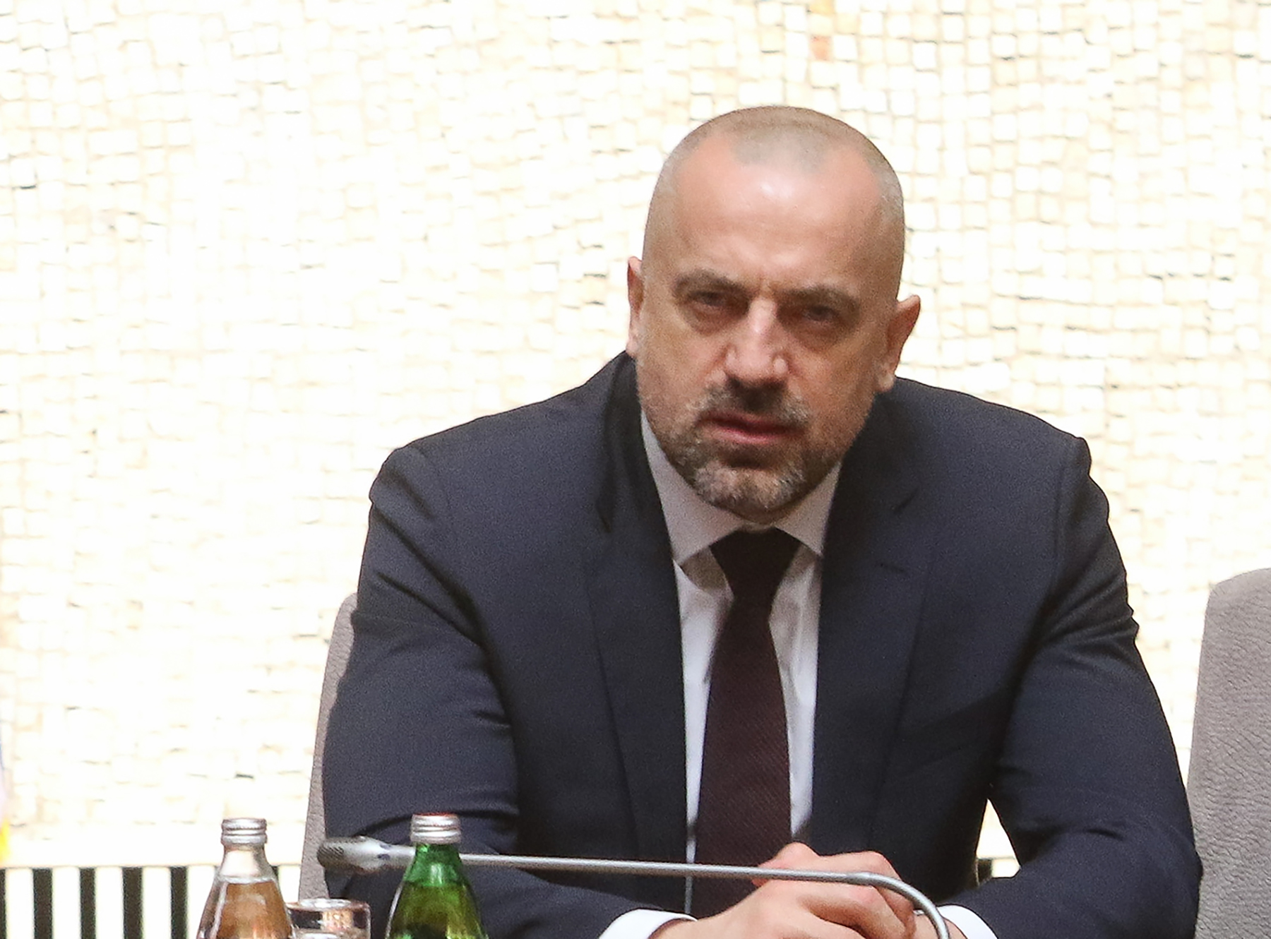 The President of the Republic of Serbia, c, met with representatives of Serbs from Kosovo and Metohija at the Palace of Serbia, after a session of the National Security Council. Predsednik Republike Srbije Aleksandar Vucic sastao se sa pr