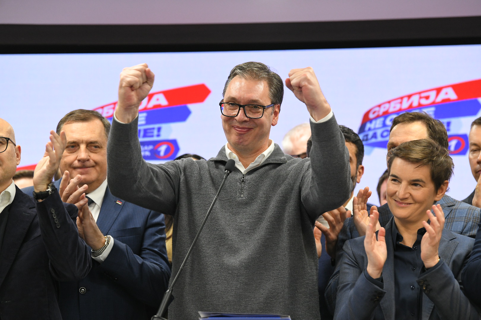 Beograd 17. decembar 2023. Izborna noć, parlamentarni i lokalni Izbori 2023 u Srbiji Izborni stab SNS Srpska napredna stranka Foto:Amir Hamzagić/Nova.rs