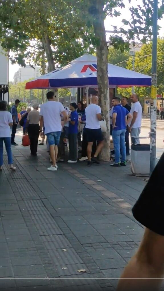 SNS, Đeram, Djeram pijaca, postavljanje štanda, siledžija, nasilnik, napad Foto: Printscreen/X/Savski nasip