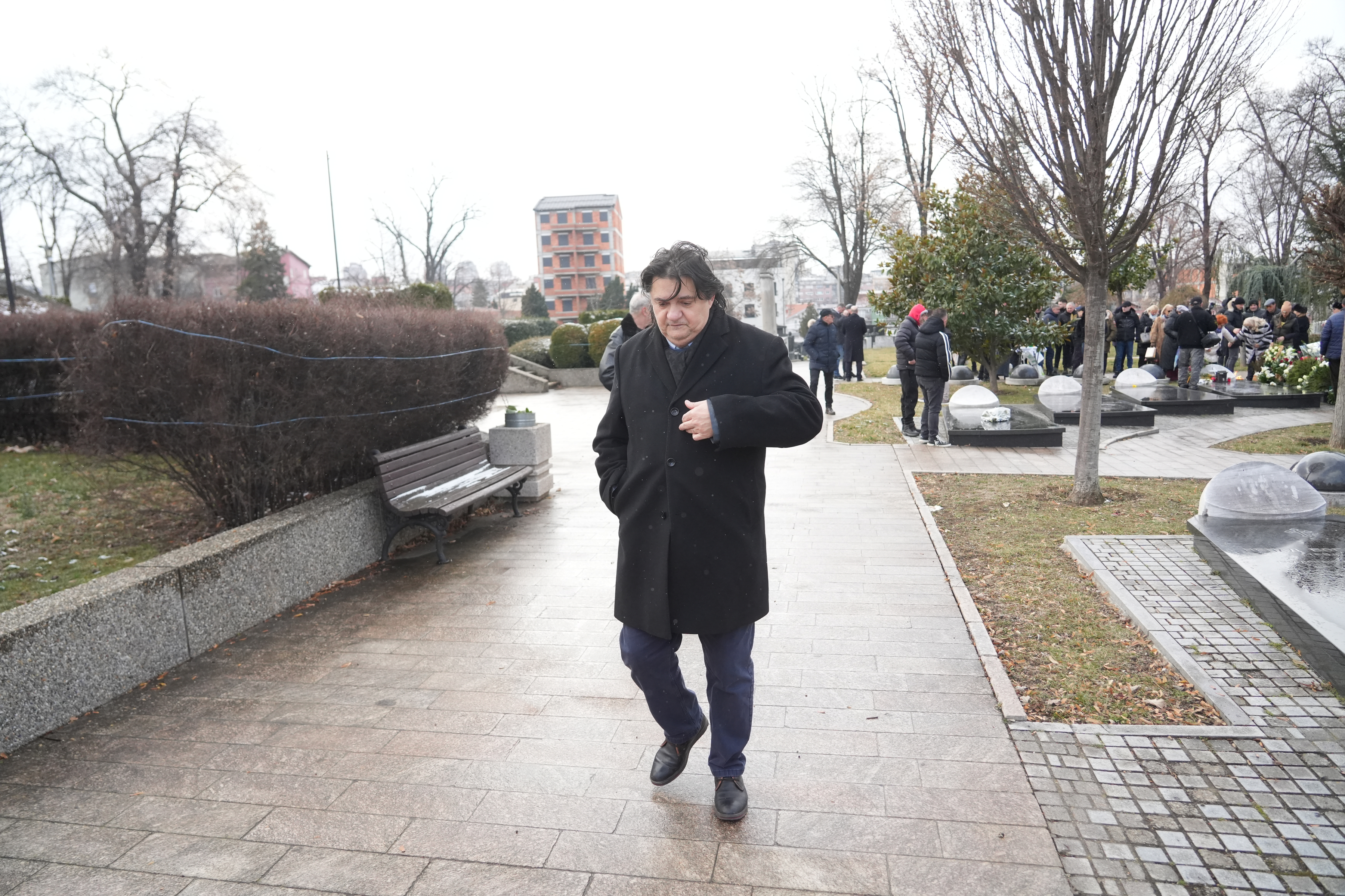 The sixth anniversary of the death of Saban Saulic was marked in the Alley of Distinguished Citizens at the New Cemetery.U aleji zasluznih gradjana na Novom groblju obelezena je sesta godisnjica povodom smrti Sabana Saulica.