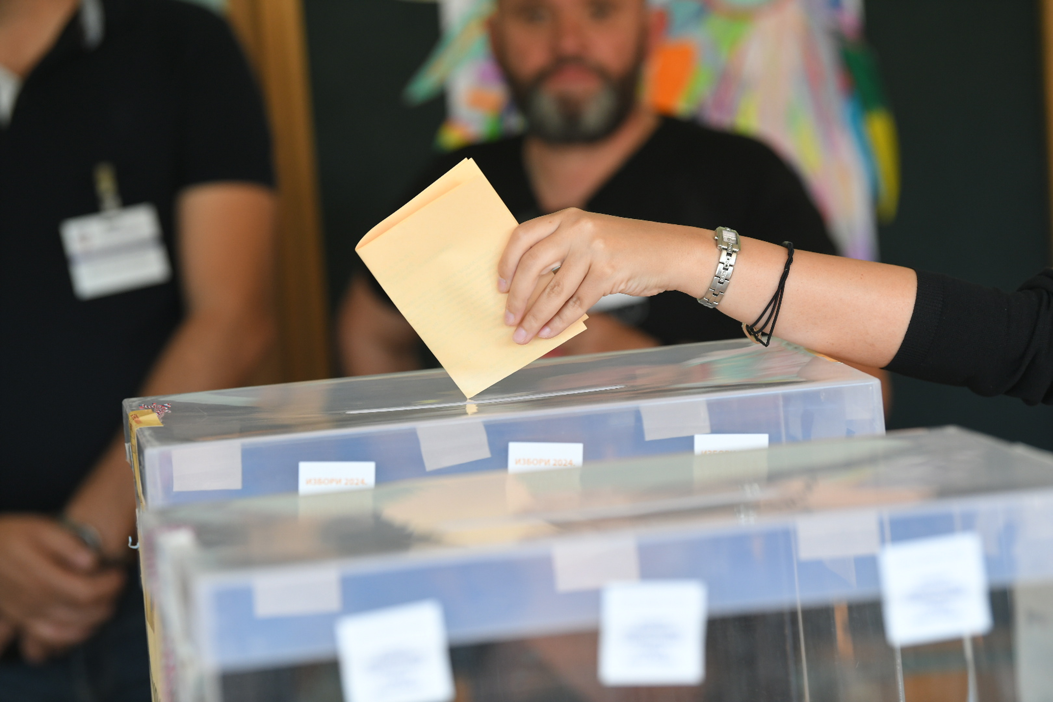 In Serbia, local elections are held in 89 cities and municipalities.U Srbiji se odrzavaju lokalni izbori u 89 gradova i opstina.