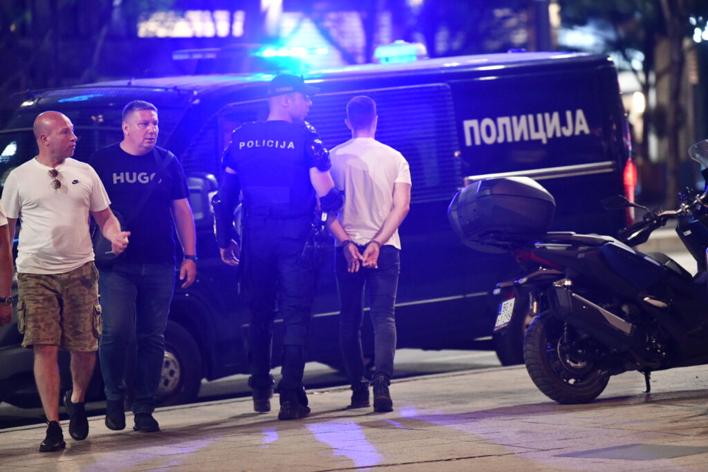 Hapšenje, privođenje kod Terazija,    Protest Vidimo se na Vidovdan Foto: Vesna Lalić/Nova.rs