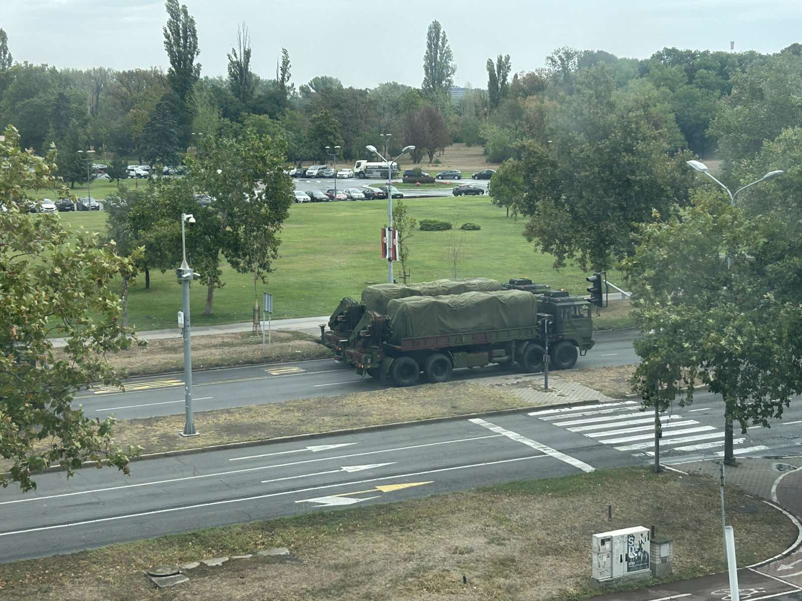 Vojna vozila, vojska, pripreme, vojna parada, Novi Beograd, Bulevar Mihaila Pupina