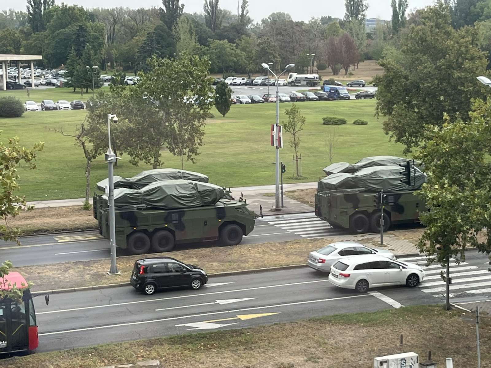 Vojna vozila, vojska, pripreme, vojna parada, Novi Beograd, Bulevar Mihaila Pupina