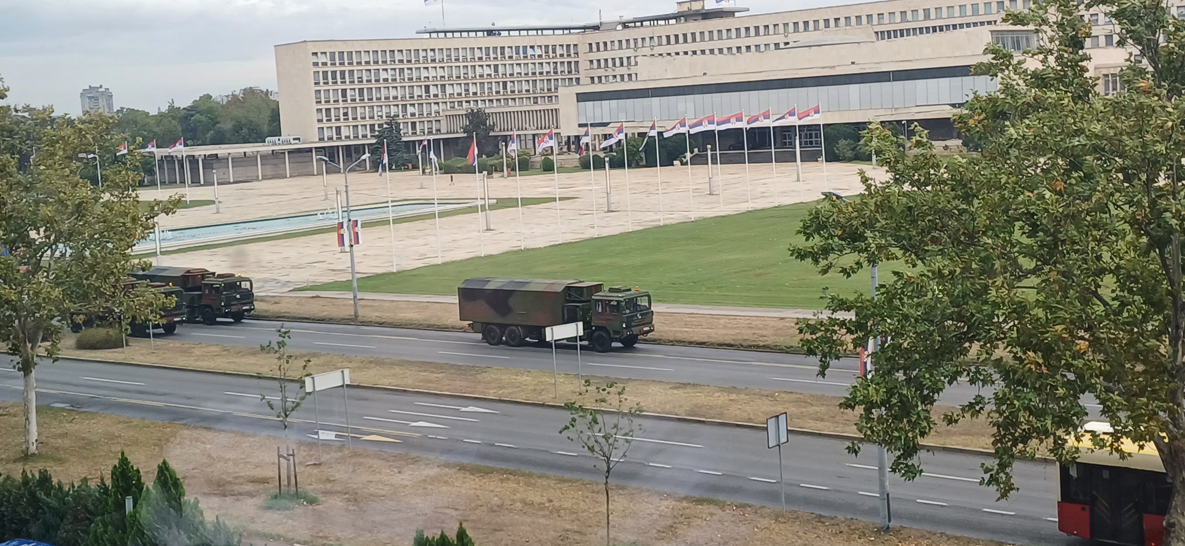 Vojna vozila, vojska, pripreme, vojna parada, Novi Beograd, Bulevar Mihaila Pupina