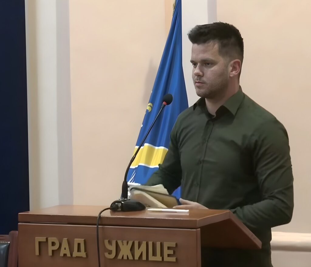 Milovan Kuburović je aktivista iz Užica, poznat po svom angažmanu u okviru građanske inicijative "Užička inicijativa"