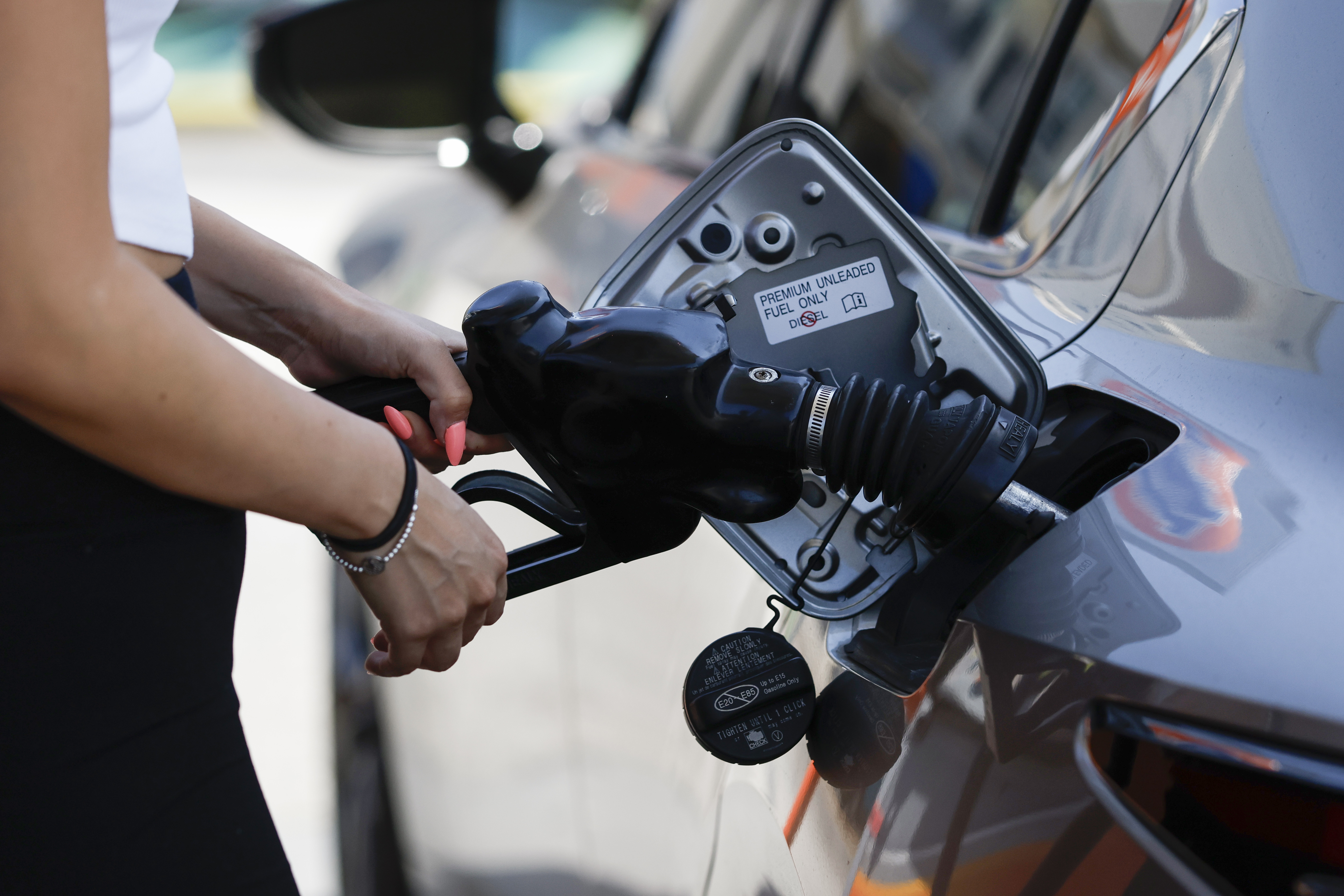 benzin gorivo cene Gas Prices Rise to highest amount since November in Los Angeles