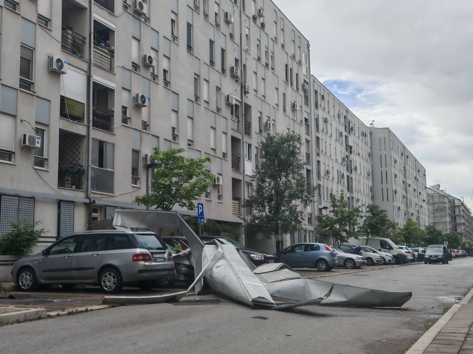 Nevreme oluja kran opasnost