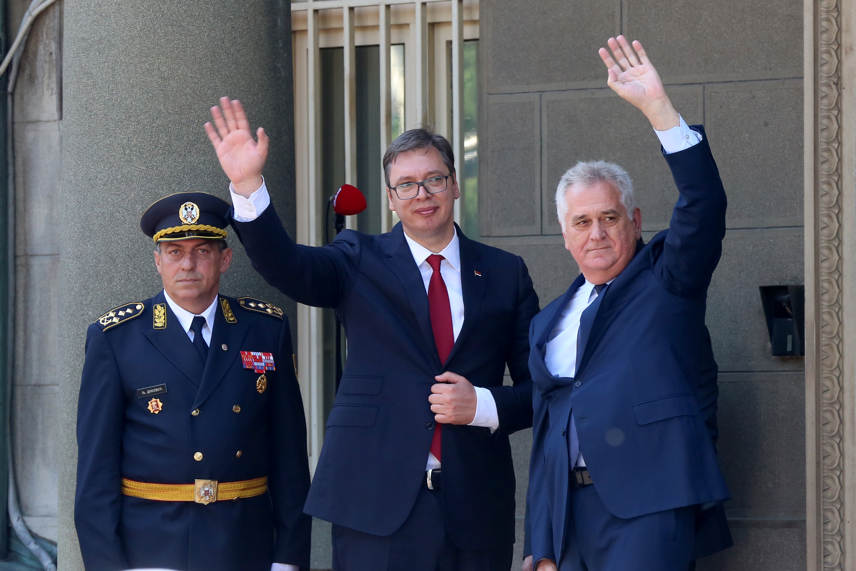 Aleksandar Vučić, Toma Nikolić