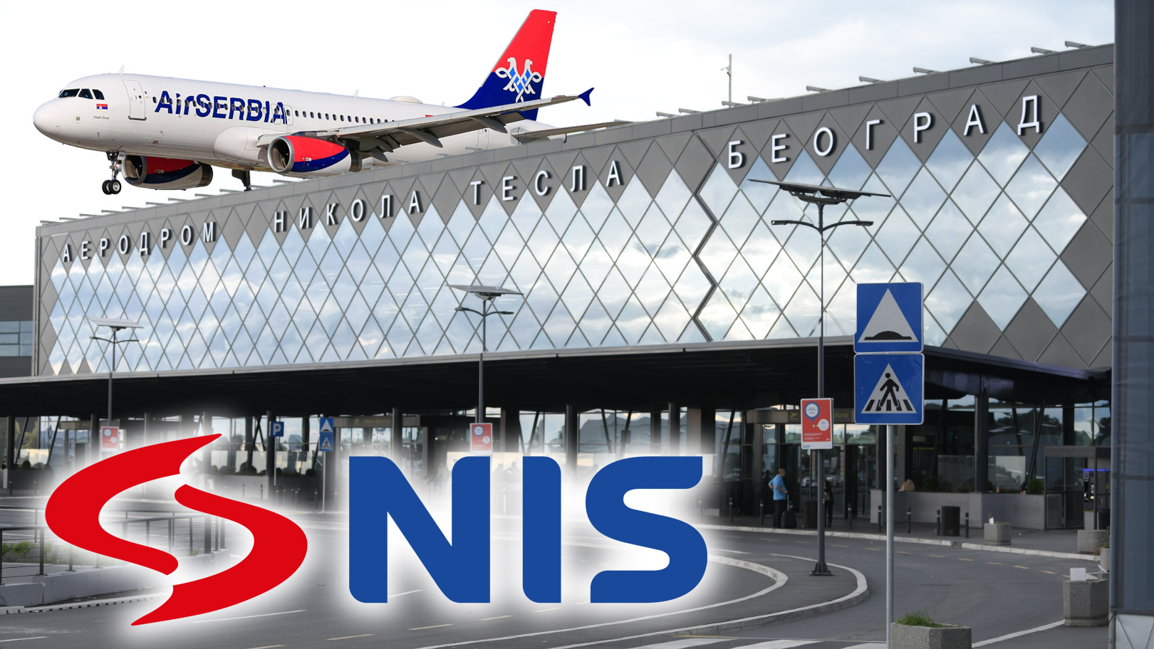 Aerodrom Nikola Tesla, NIS, avion, Er Srbija, Air Serbia, kombo
Beograd 26. jul 2023. Povratak turista sa ostrva Rodos koje je vec danima zahvaceno strasnim požarima Foto: Dragan Mujan/Nova.rs