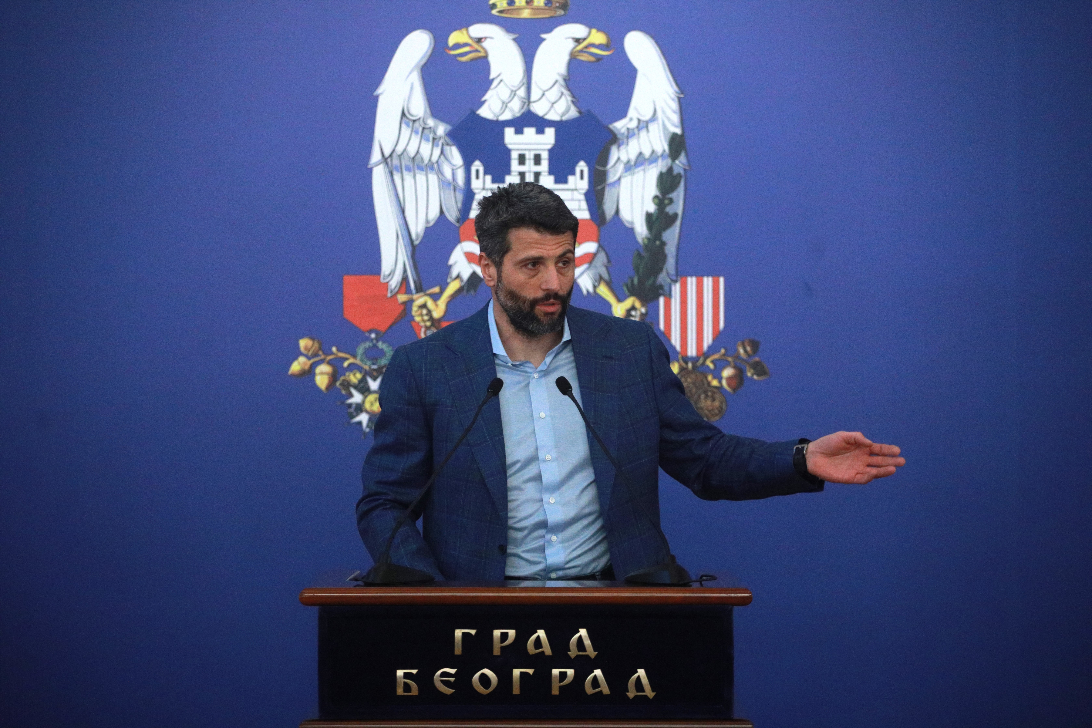 The mayor of Belgrade Aleksandar Sapic held a press conference in the Old Palace.Gradonacelnik Beograda Aleksandar Sapic odrzao je konferenciju za medije u Starom dvoru.