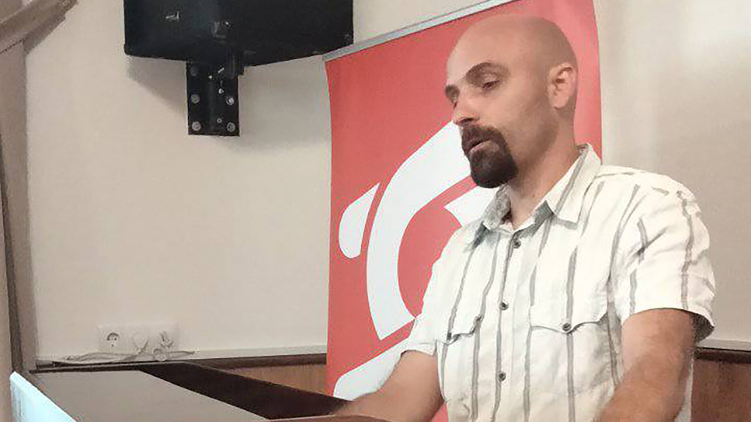 Partija ujedinjenih penzionera, poljoprivrednika i proletera Srbije – Solidarnost i pravda (PUPS) saopštila je da je na čelu njenog odbora u Negotinu Dejan Stefanović, rođen u tom gradu, koji je doktorirao je na Poljoprivrednom fakultetu u Zemunu.