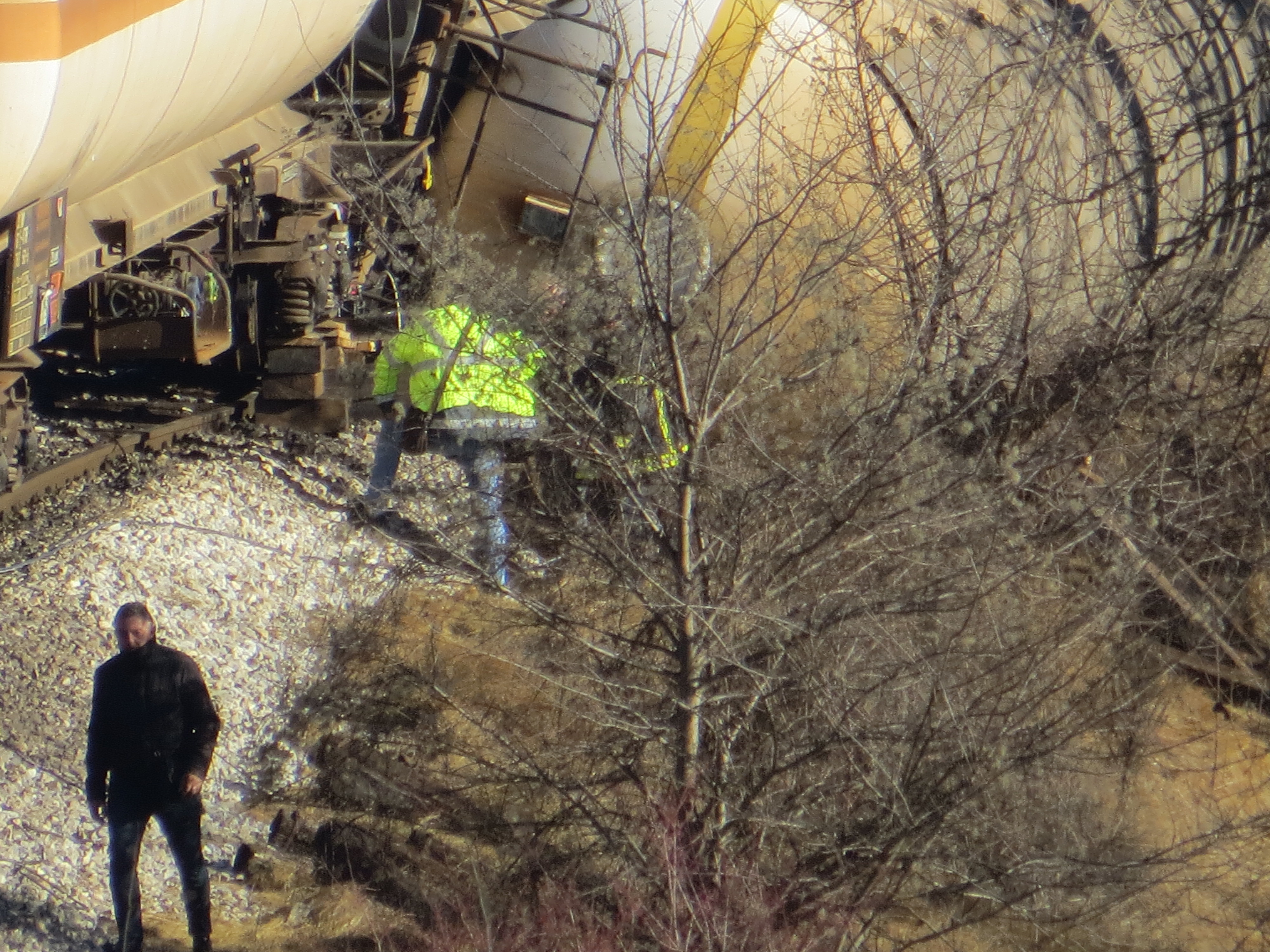 Cisterna, iskakanje iz sina, voz, amonijak, Pirot