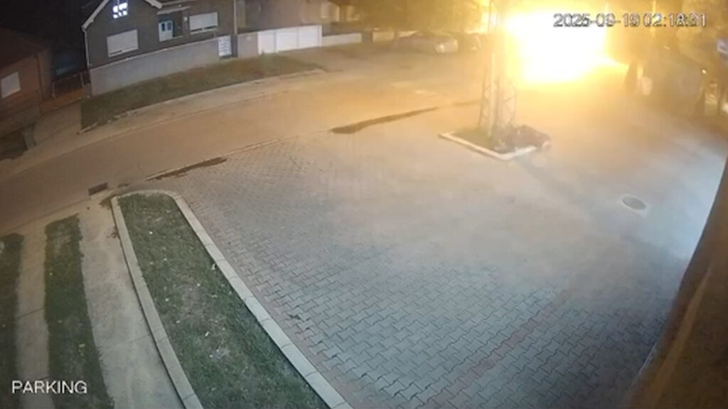 Zrenjanin, Bomba bačena na lokal u Zrenjaninu Foto: Sigurnosna kamera