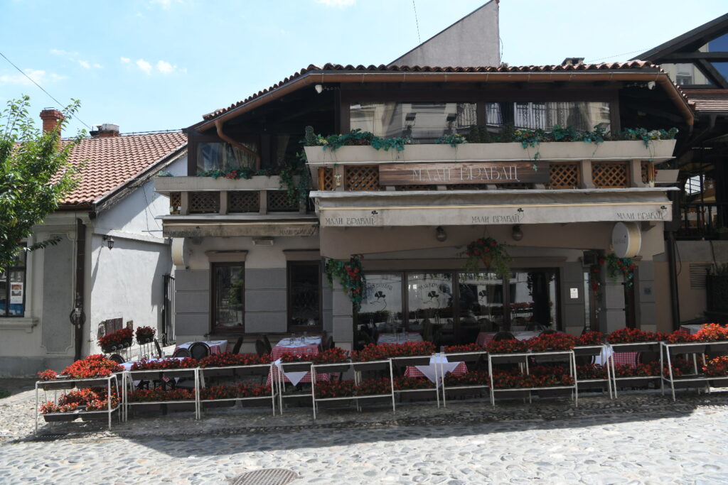 Mali vrabac, hotel  Skadarlija, kod kuće Đure Jakšića