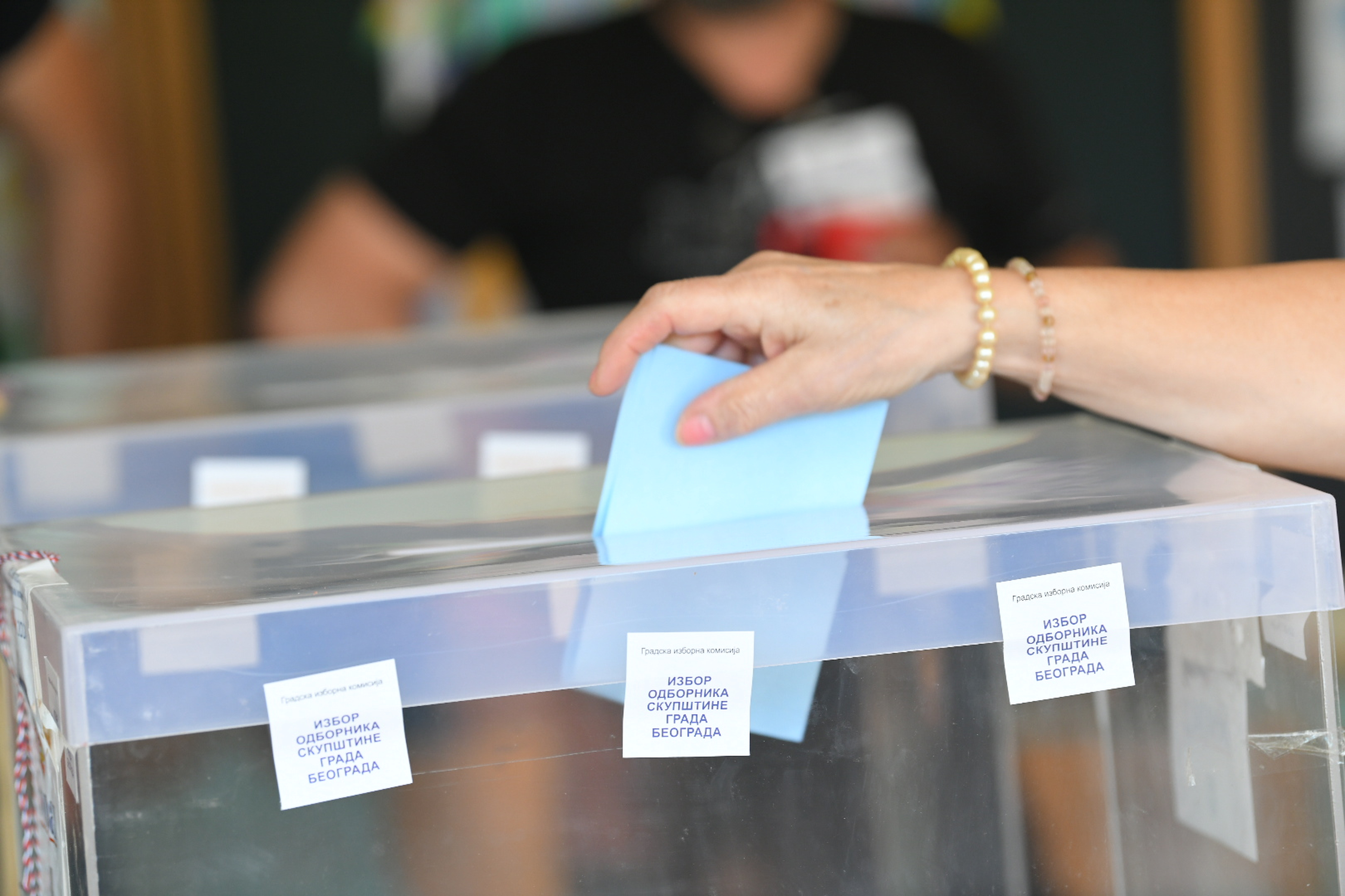 In Serbia, local elections are held in 89 cities and municipalities.U Srbiji se odrzavaju lokalni izbori u 89 gradova i opstina.