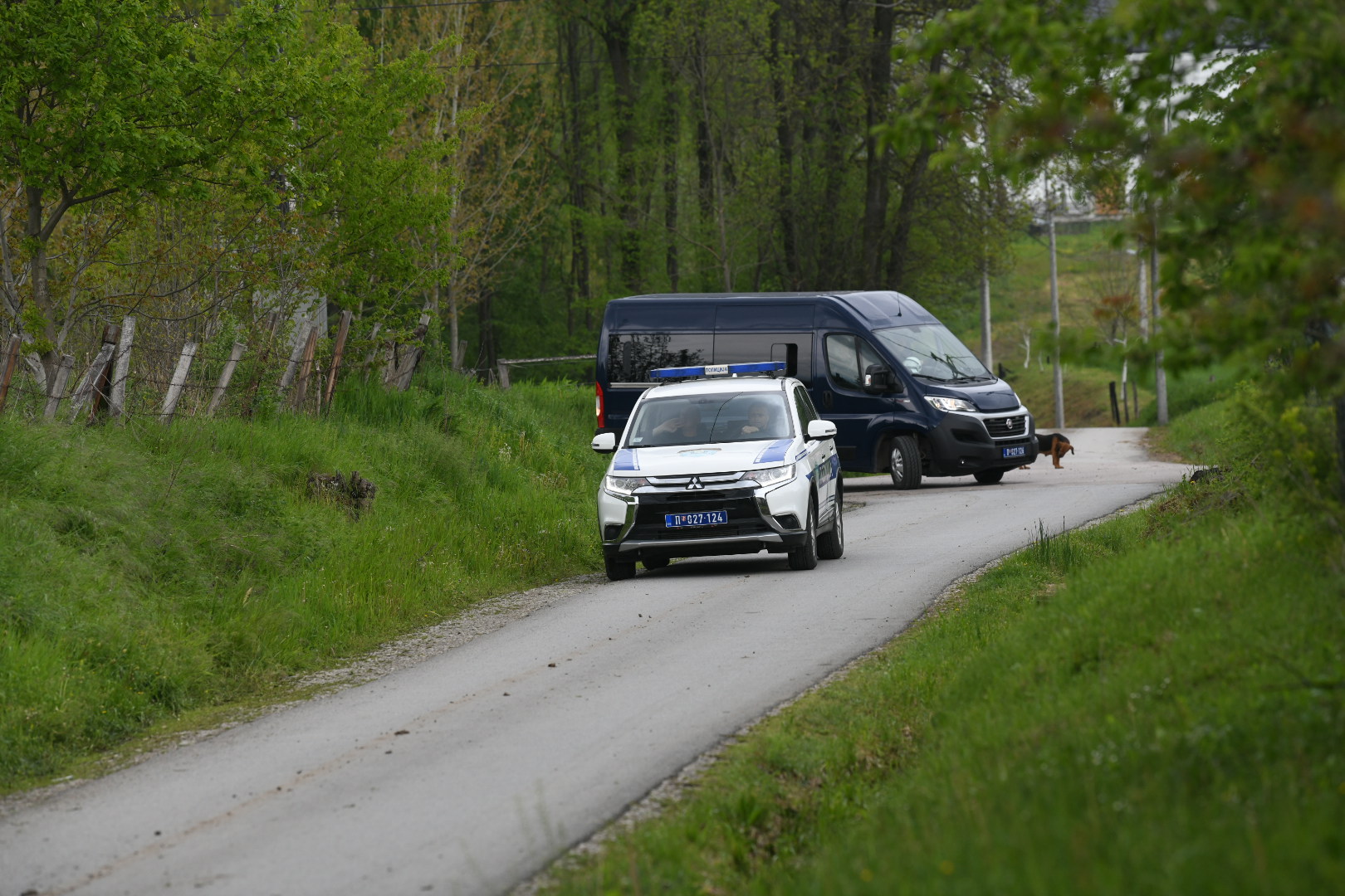 valjevo 28.04.2022  parcele, kopanje iskopavanje litijuma bora, blokada puta bušotina litijum  firma "Eurolitijum" selo lukovac marica policija šuma ruralna sredina