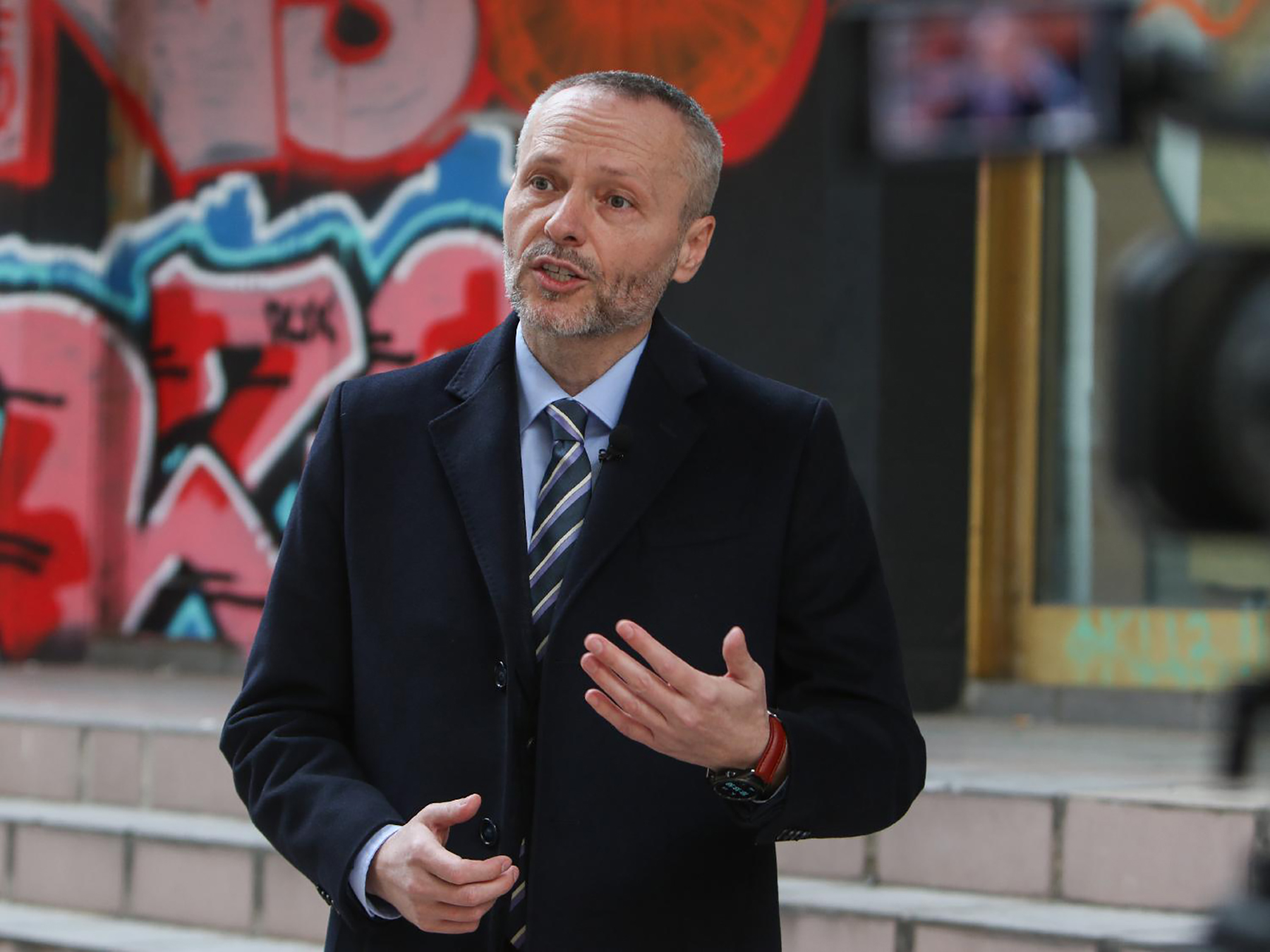 Mesto: Beograd
Datum: Thu Feb 22 14:41:01 CET 2024
Dogadjaj: EVROSERVIS/AGREMAN - izjava FoNetu advokata Aleksandra Olenika u okviru serija Agreman o spoljnoj politici
Fotoreporter: Milica Vučković
Ličnosti: Aleksandar Olenik
Izvor: FoNet