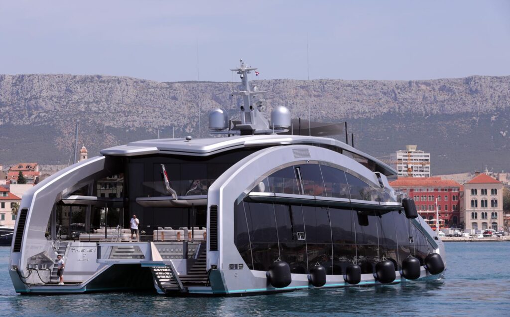 25.07.2025. Split - Superjahta This Is It, duga  43,5 metara, široka 14, 5 metara usidrila se u luku. Tjedan dana na jahti kosta 350.000 eura Photo: Ivo Cagalj/PIXSELL