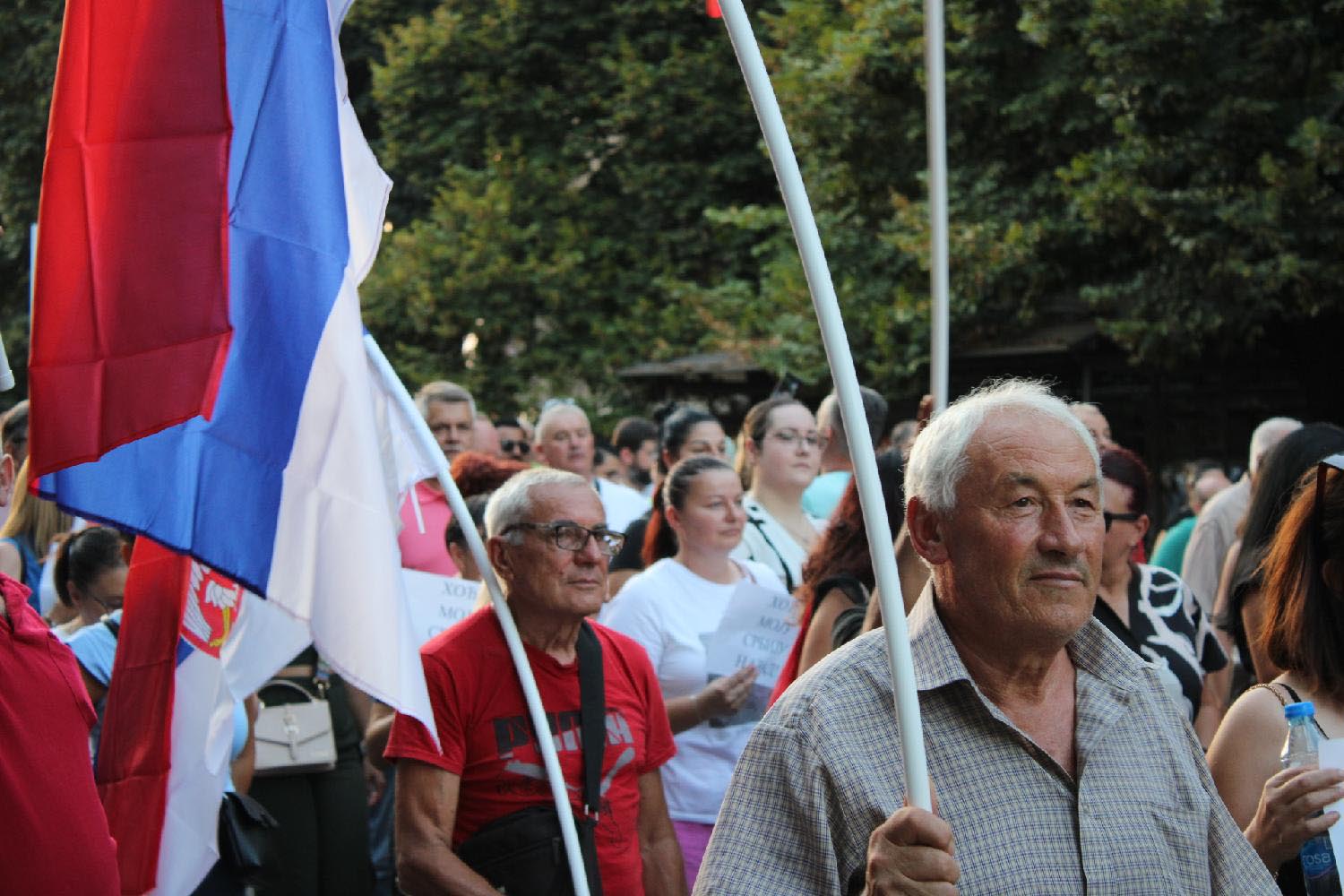 Mesto: Leskovac
Datum: Thu Aug 21 00:30:23 CEST 2025
Dogadjaj: DRUŠTVO/POLITIKA/OPŠTINE - Protestna šetnja pristalica Srpske napredne stranke (SNS) u Leskovcu pod parolom "Građani Leskovca protiv blokada"
Fotoreporter: Ljiljana Stojanović
Izvor: FoNet