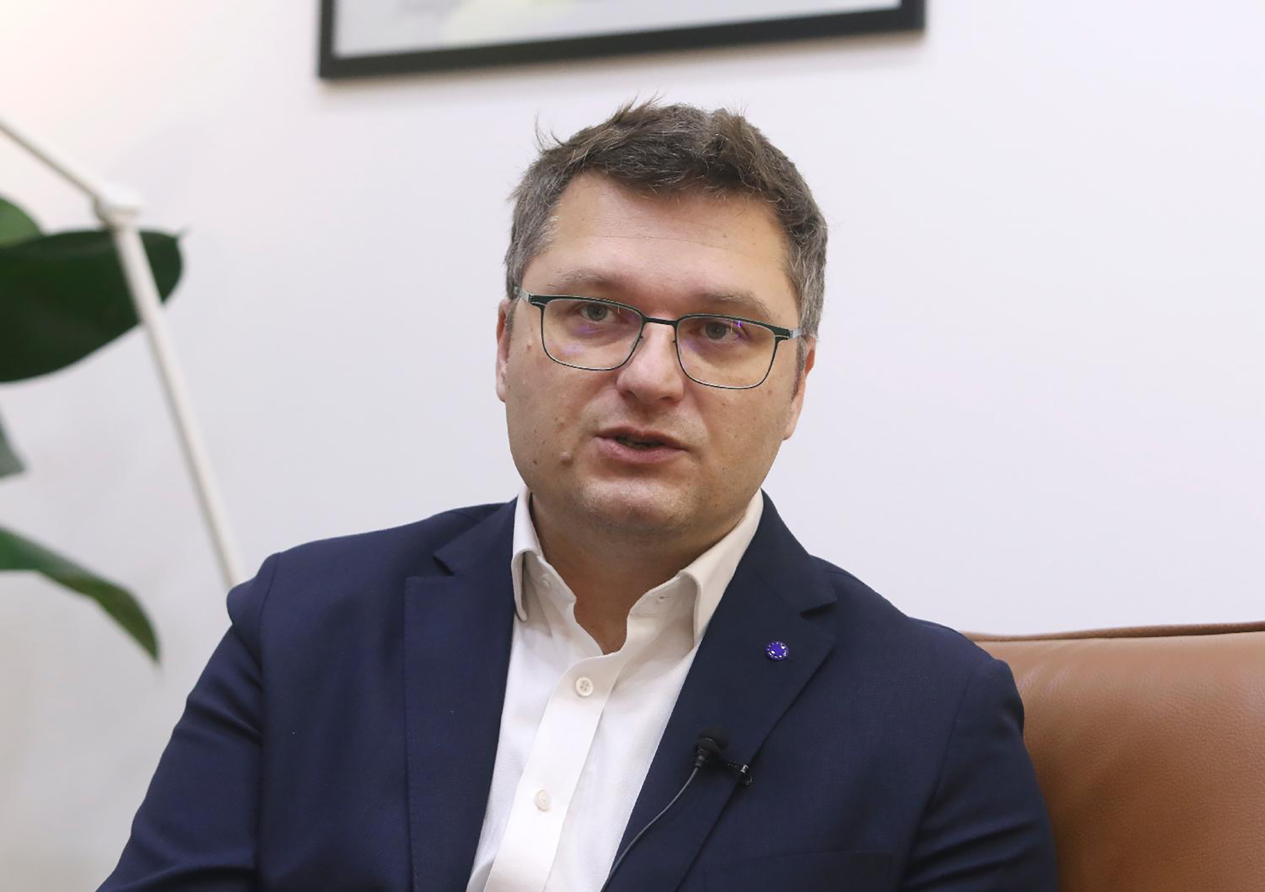 Mesto: Beograd
Datum: Wed Dec 25 15:17:56 CET 2024
Dogadjaj: IN MEDIAS (P)RESS - izjava FoNetu programskog direktora CRTE Raše Nedeljkova u serijalu razgovora In medias (p)res
Fotoreporter: Milica Vučković
Ličnosti: Raša Nedeljkov
Izvor: FoNet