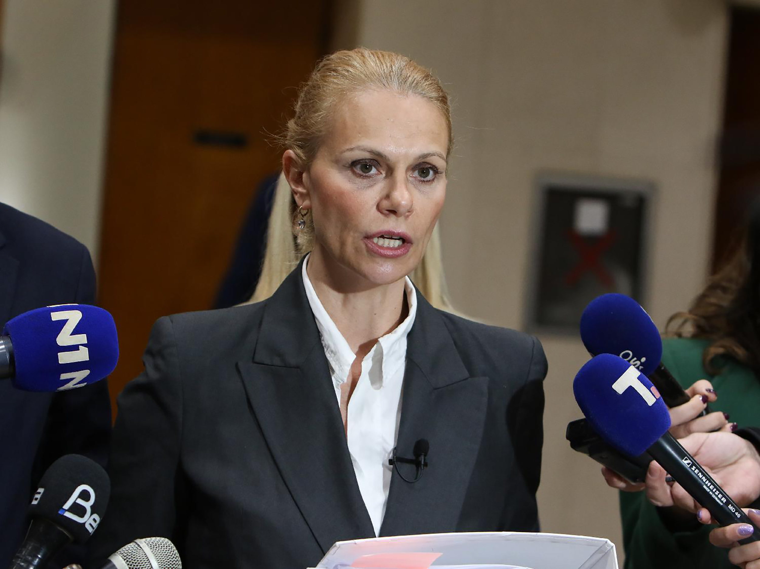 Mesto:  Beograd
Datum: Wed Nov 27 10:32:32 CET 2024
Dogadjaj: POLITIKA - Konferencija za novinare predsedniea beogradskog odbora Stranke slobode i pravde Mile Popović 
Fotoreporter: Milica Vučković
Ličnosti: Mila Popović 
Izvor: FoNet