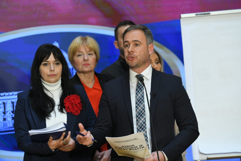 Beograd 25.02.2025. Miroslav Aleksić, Miki Aleksić, Narodni pokret Srbije, konferencija za novinare u Skupštini Srbije,  kzn, kzš, obraćanje,  Foto: Amir Hamzagić/Nova.rs